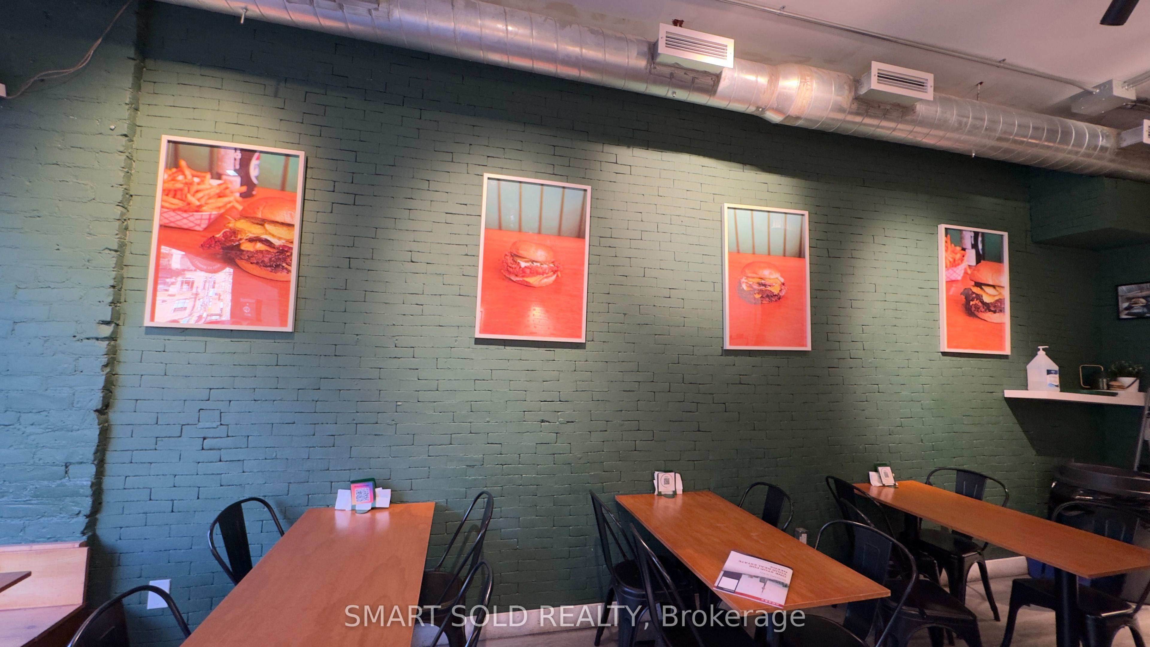 960 Queen Street W Property Photo 12