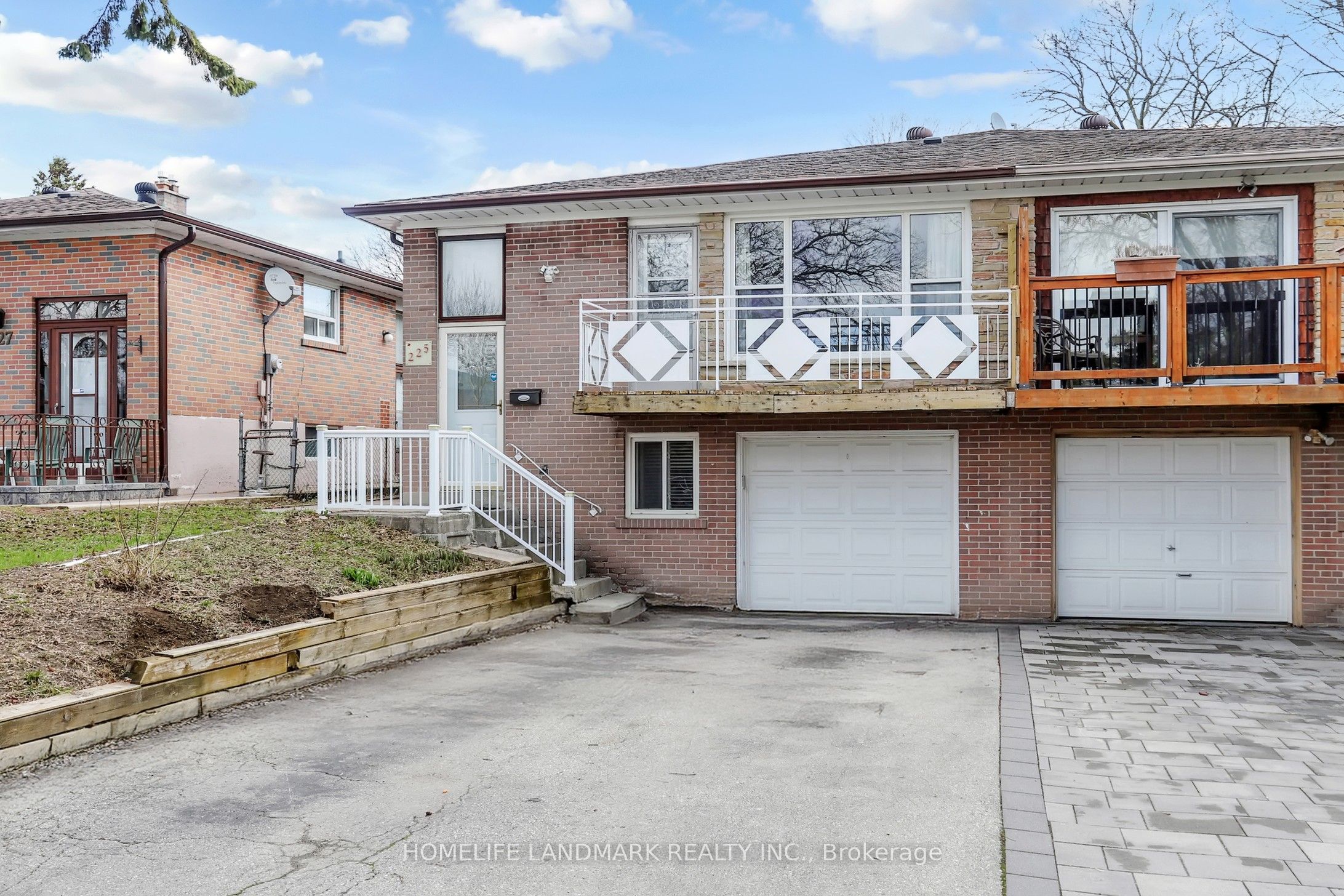 225 Pineway Boulevard Property Photo 1
