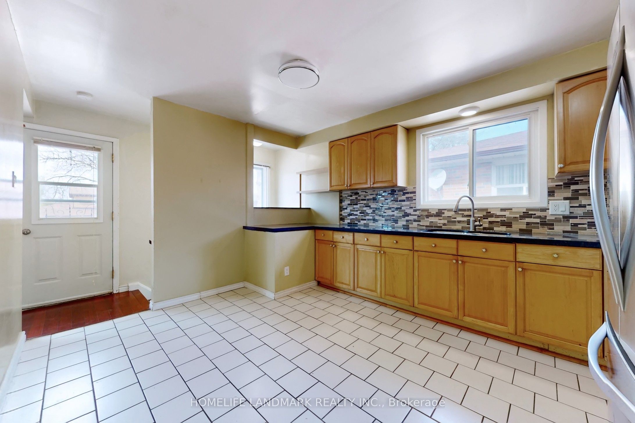225 Pineway Boulevard Property Photo 8