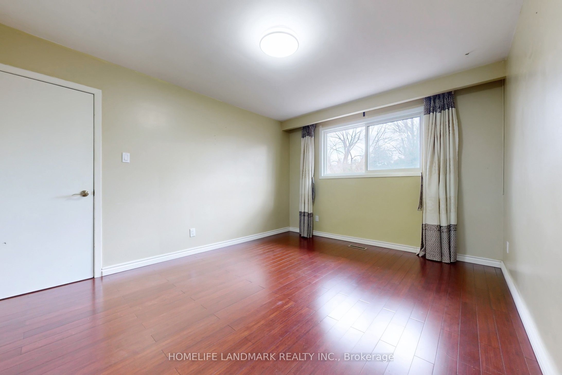 225 Pineway Boulevard Property Photo 12