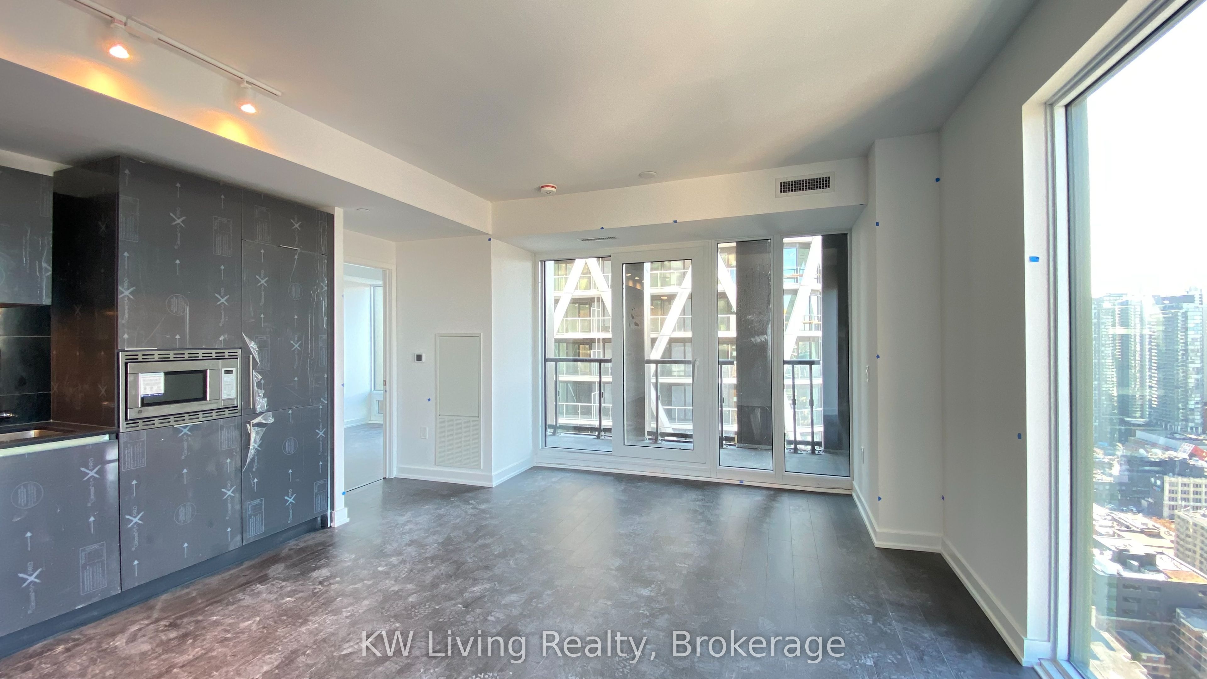238 Simcoe Street 3208 Property Photo 9