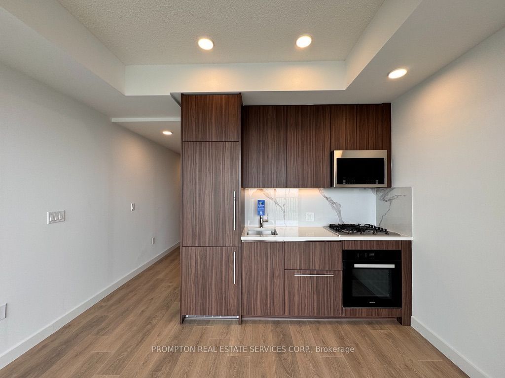 68 Esther Shiner Boulevard 2706 Property Photo 3