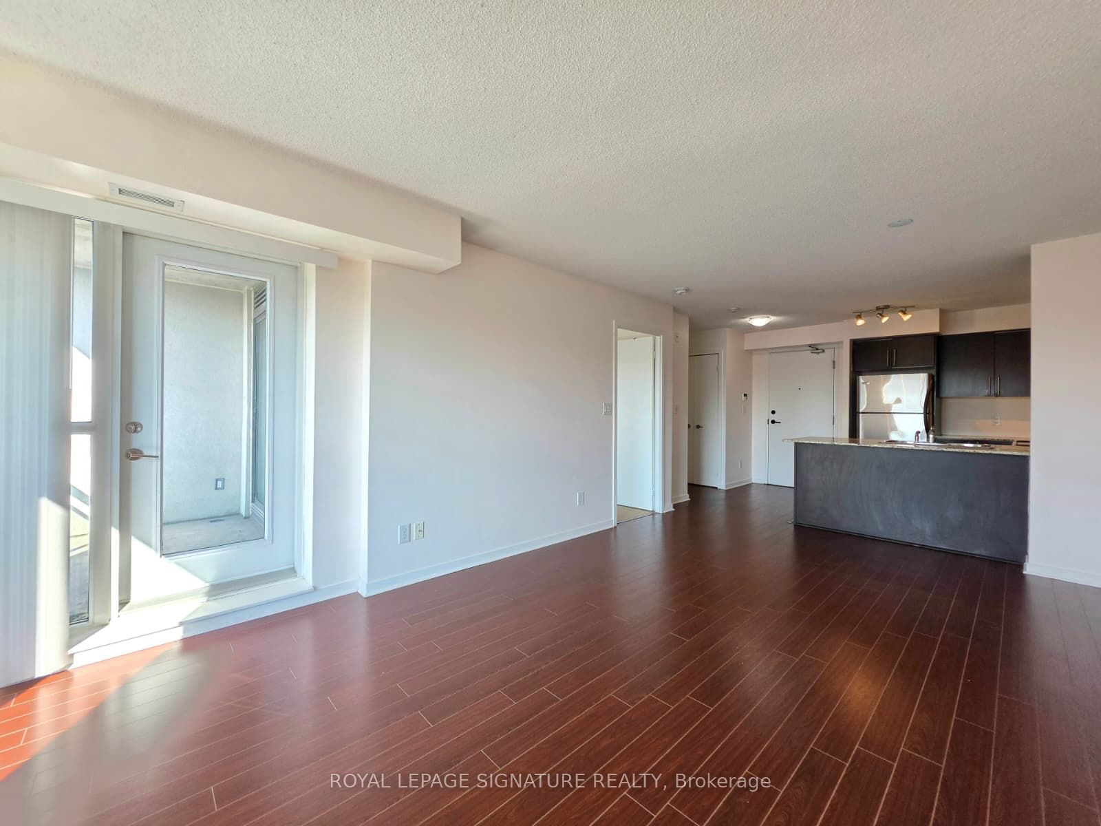 120 Dallimore Circle 504 Property Photo 6