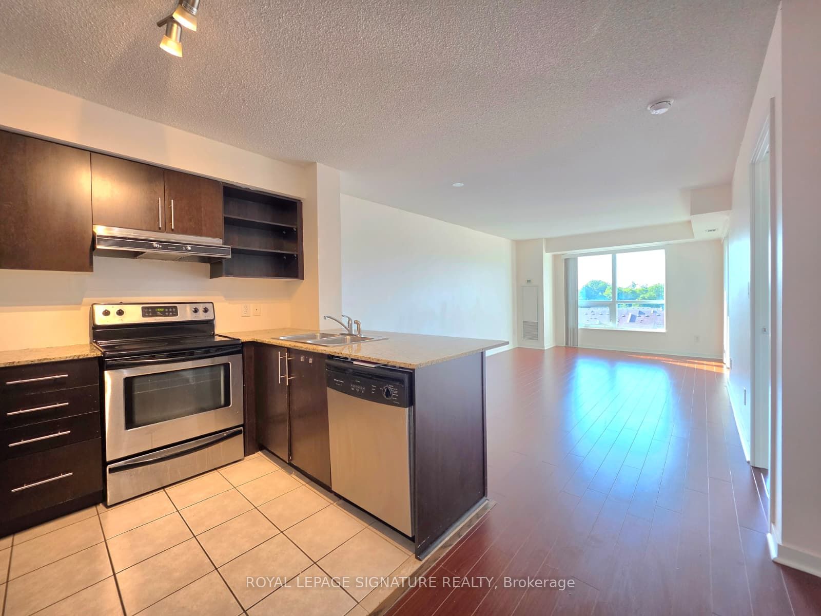 120 Dallimore Circle 504 Property Photo 10