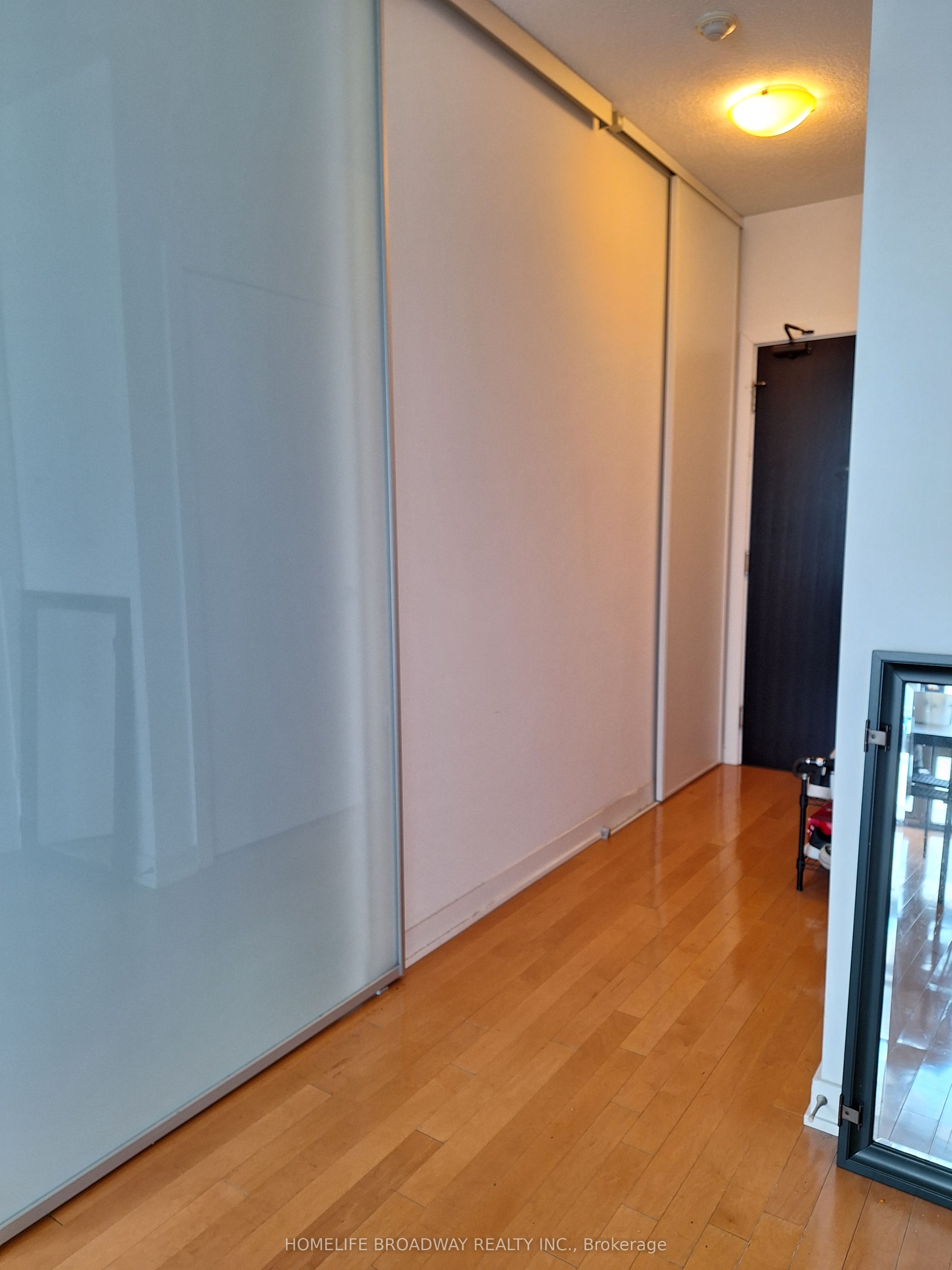 33 Charles Street E 1402 Property Photo 12