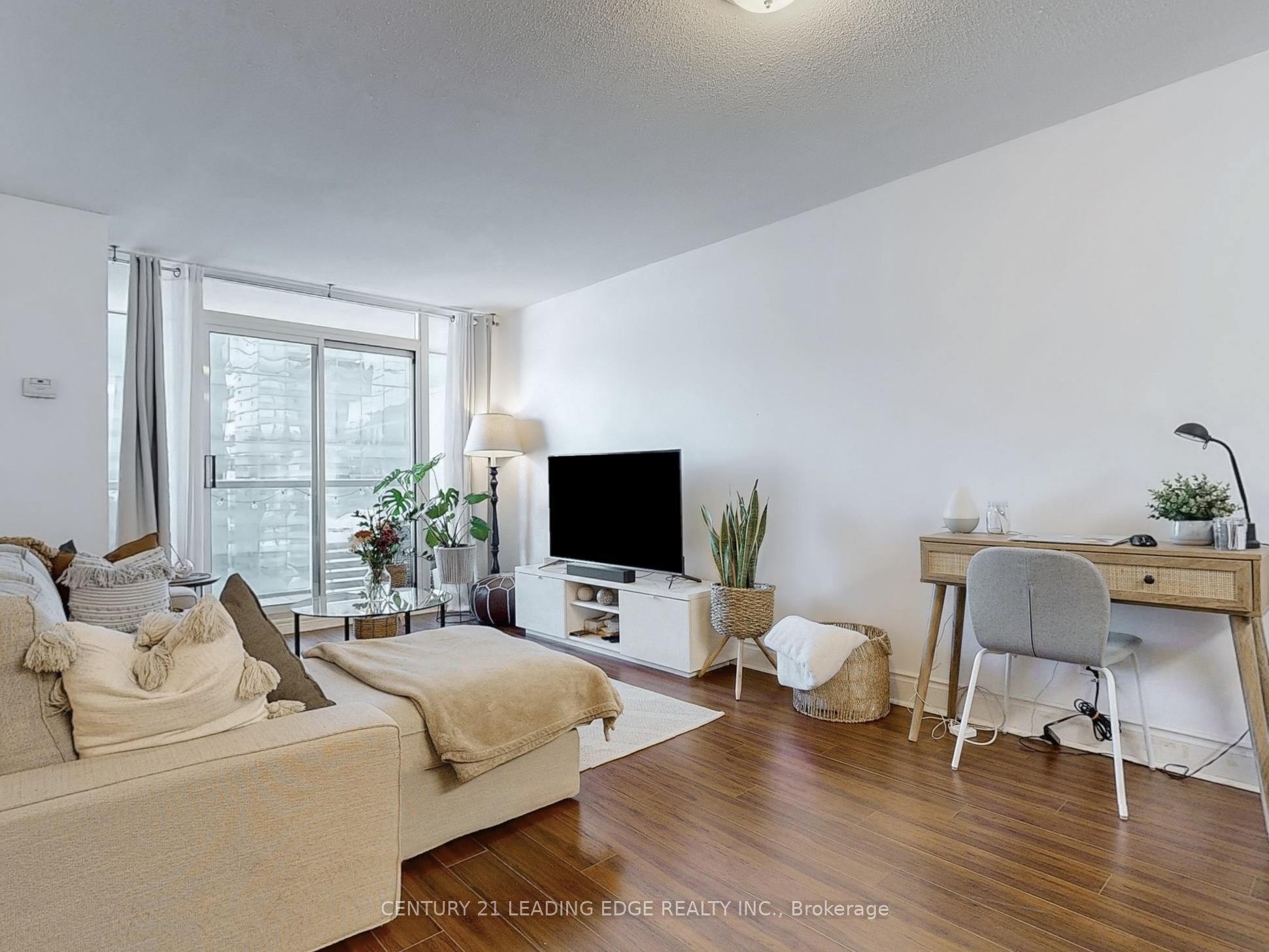 30 Grand Trunk Crescent 3503 Property Photo 11