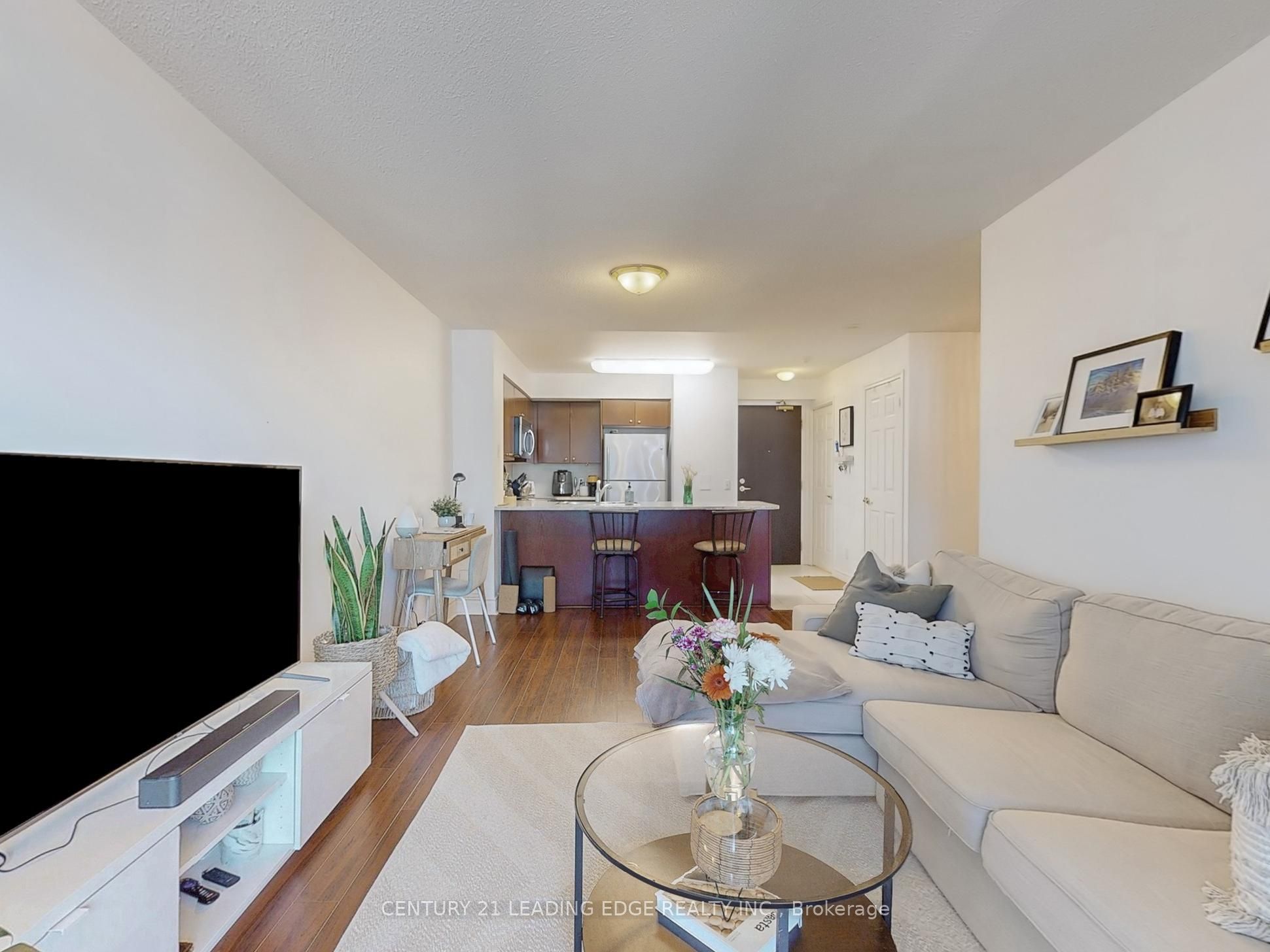 30 Grand Trunk Crescent 3503 Property Photo 13