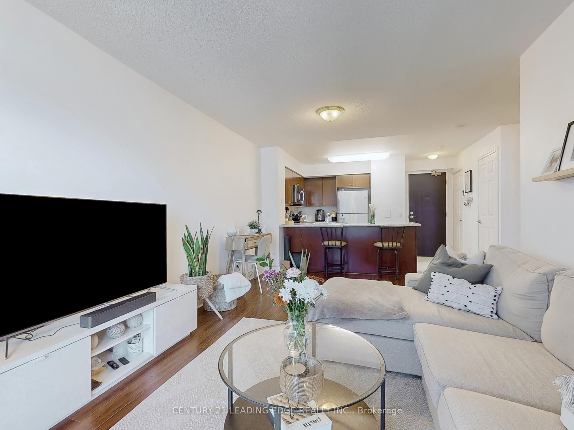 30 Grand Trunk Crescent 3503 Property Photo 14