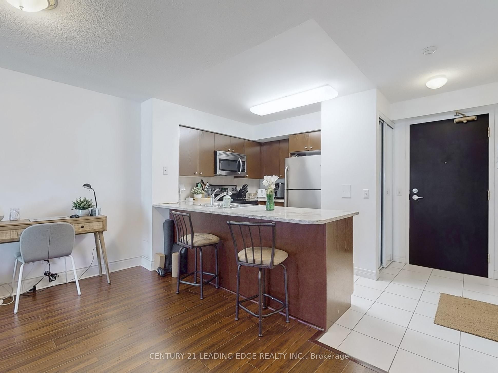 30 Grand Trunk Crescent 3503 Property Photo 15