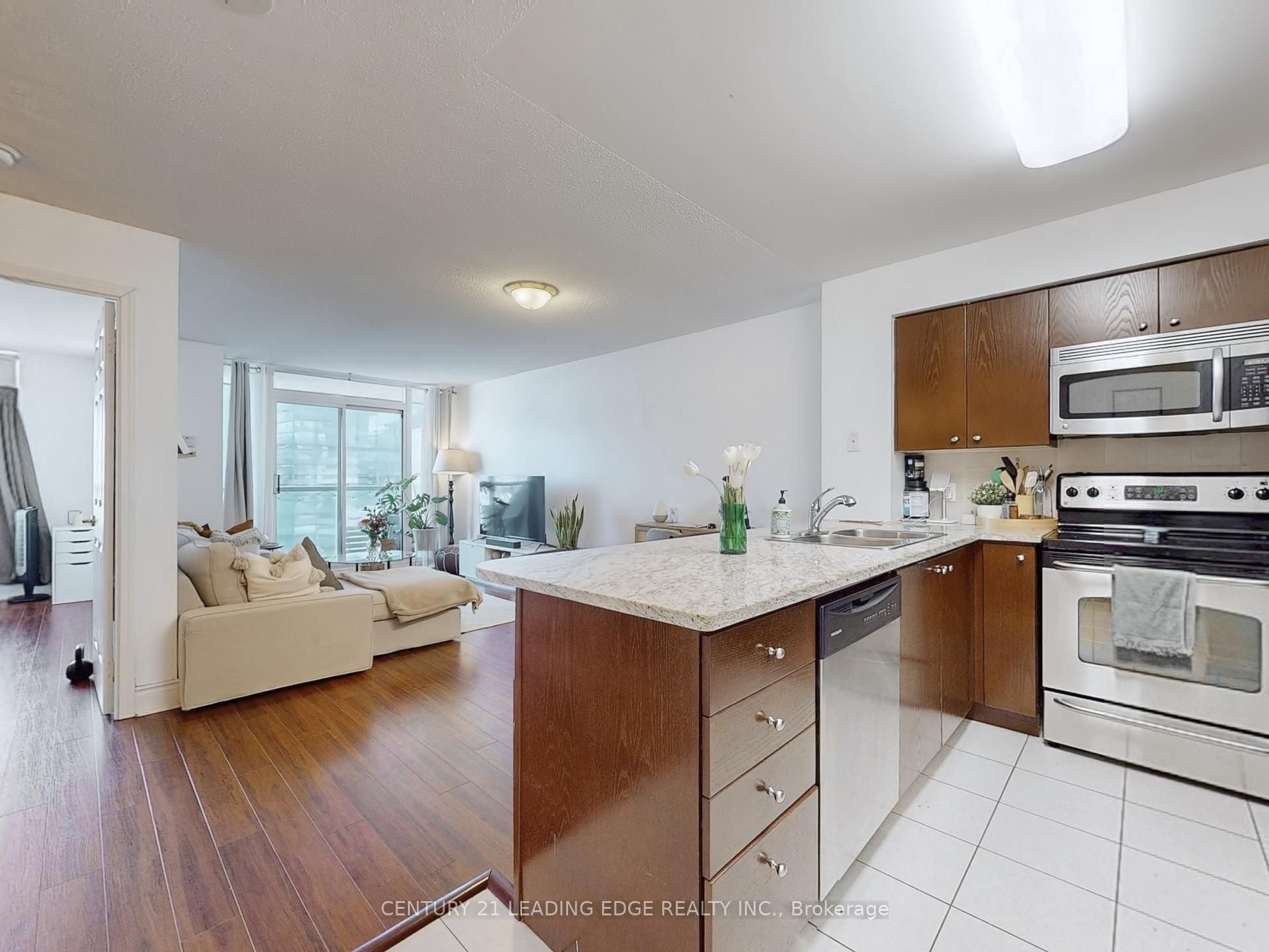 30 Grand Trunk Crescent 3503 Property Photo 16