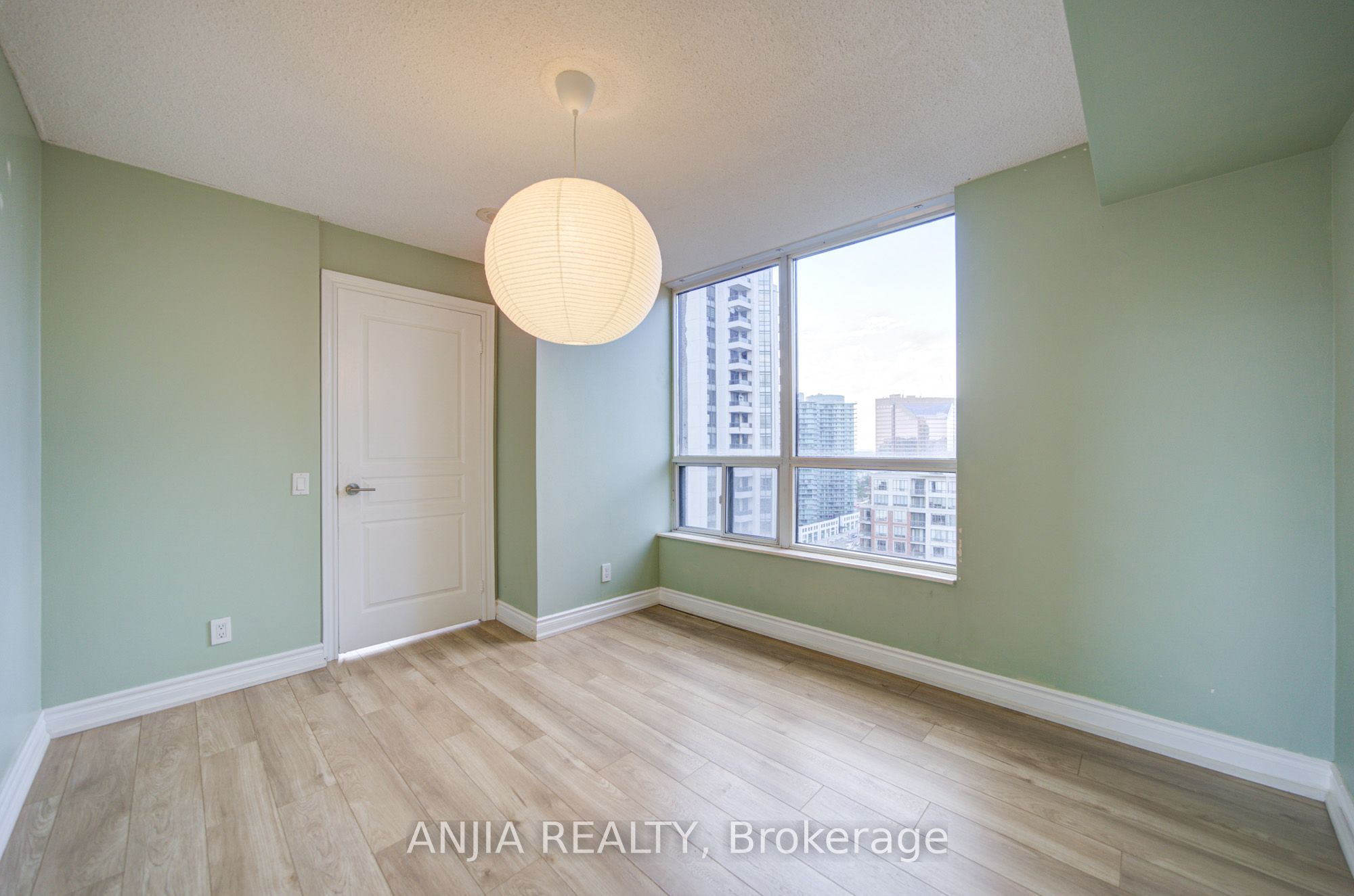 10 Northtown Way 1811 Property Photo 25