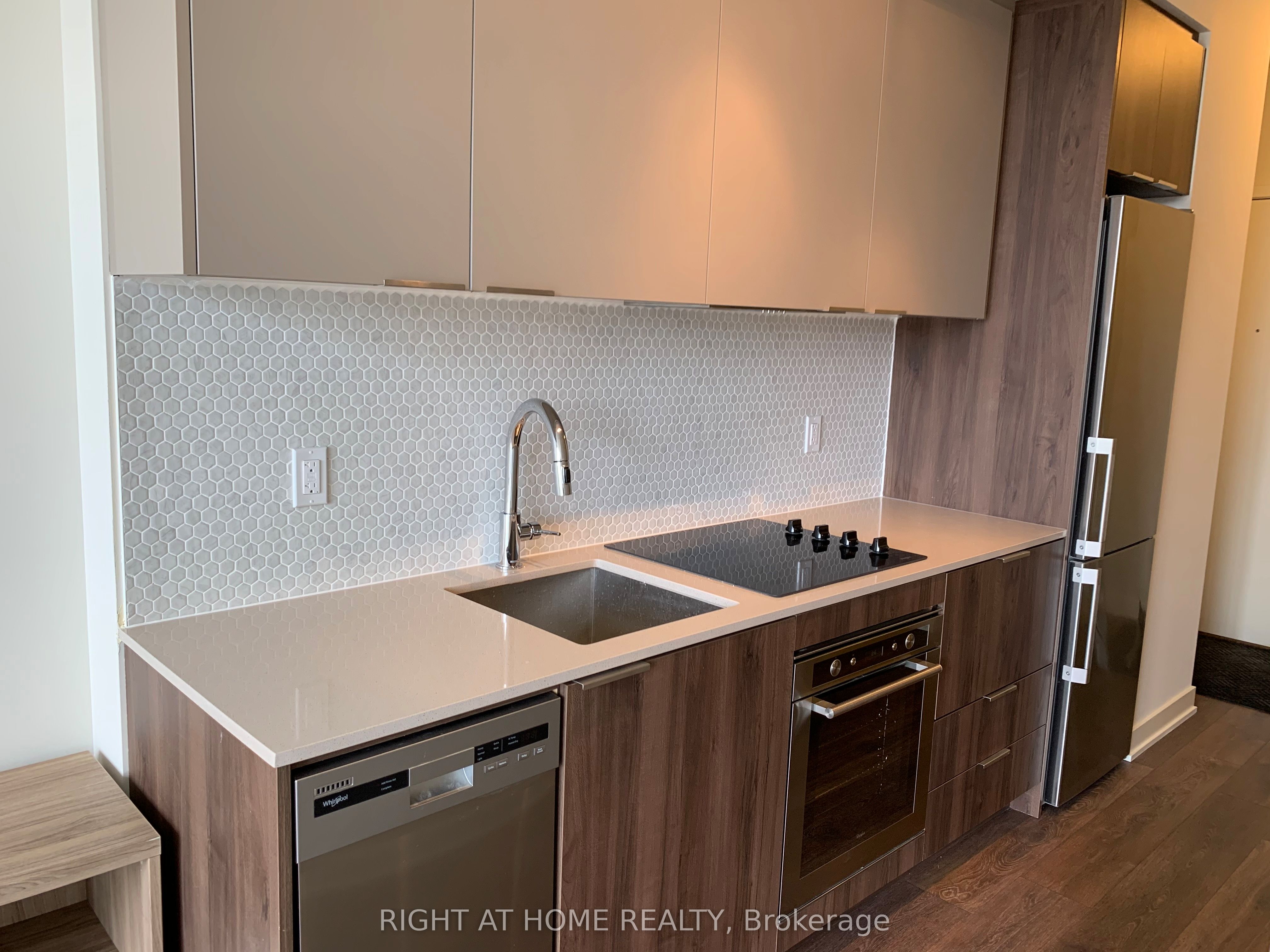 2 Sonic Way 303 Property Photo 4