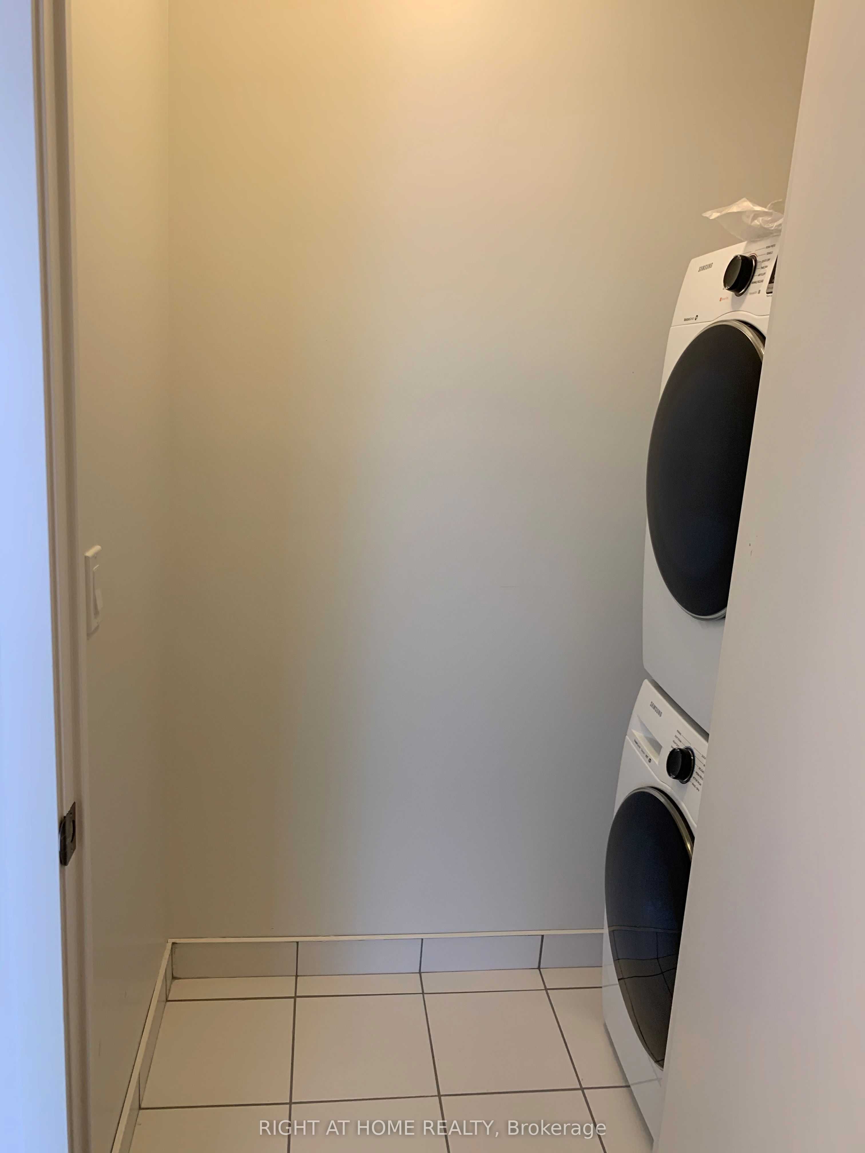 2 Sonic Way 303 Property Photo 8