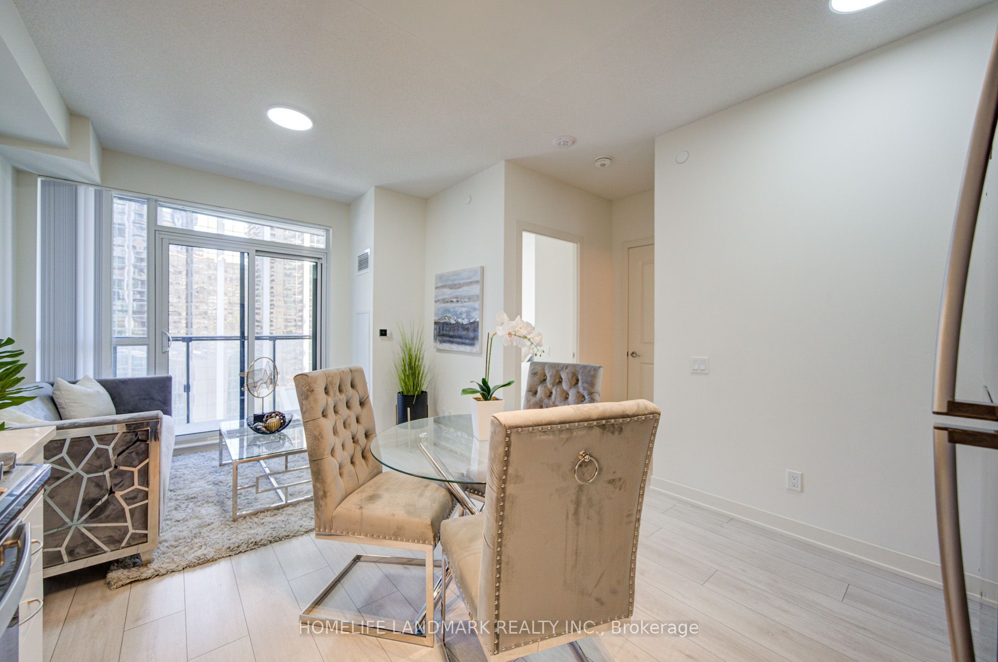 4955 Yonge Street 818 Property Photo 7