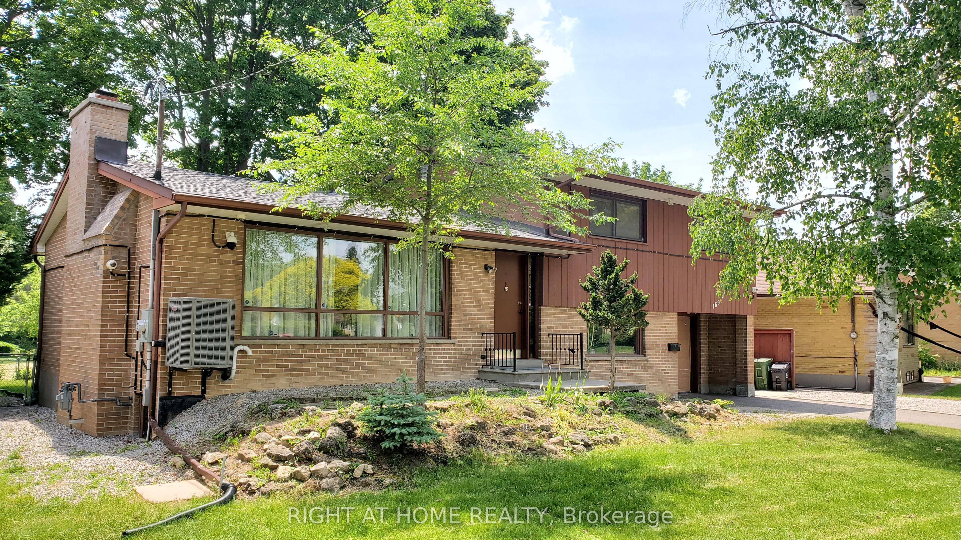 169 Yorkview Drive 1 Property Photo 1