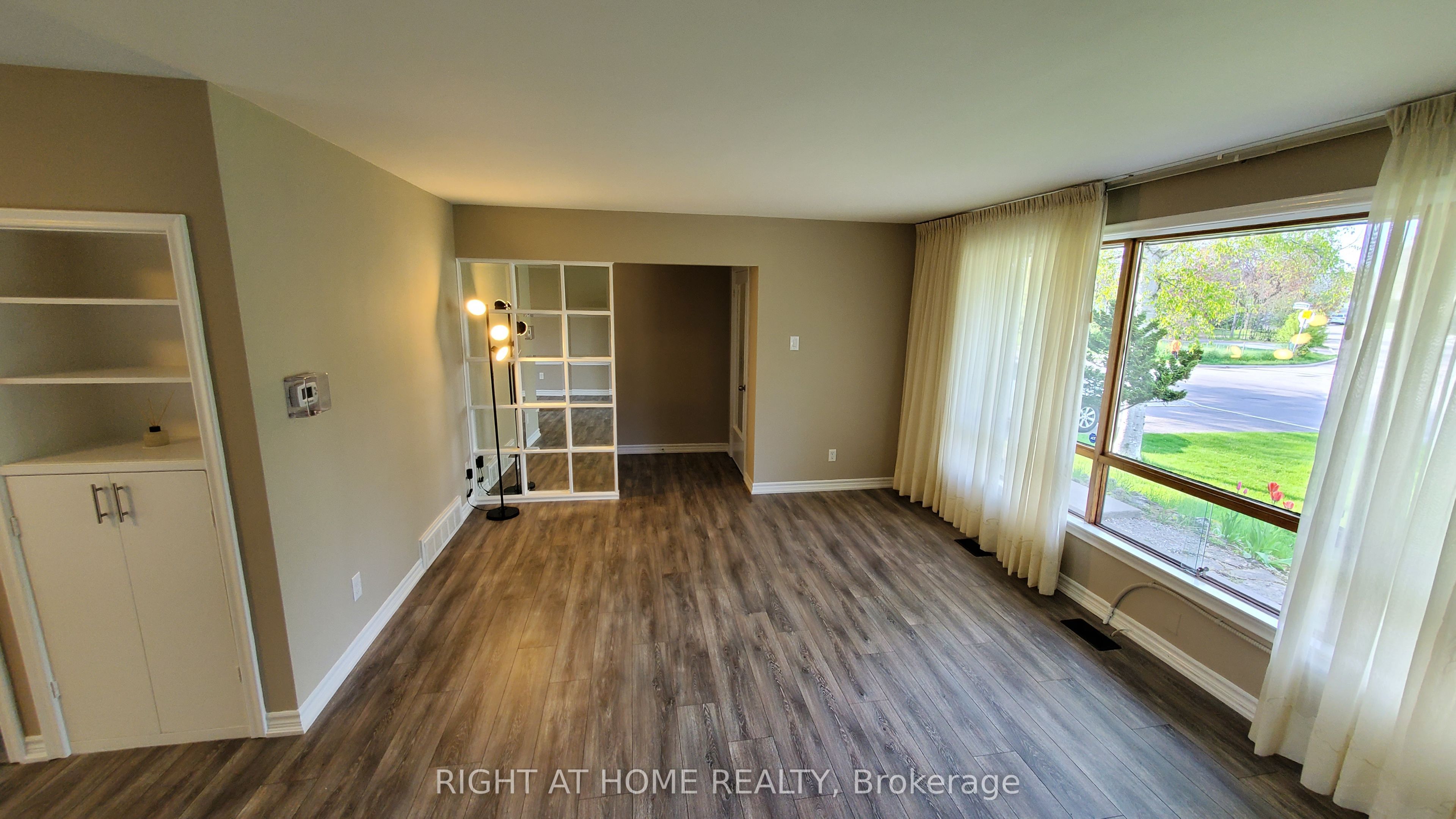 169 Yorkview Drive 1 Property Photo 4