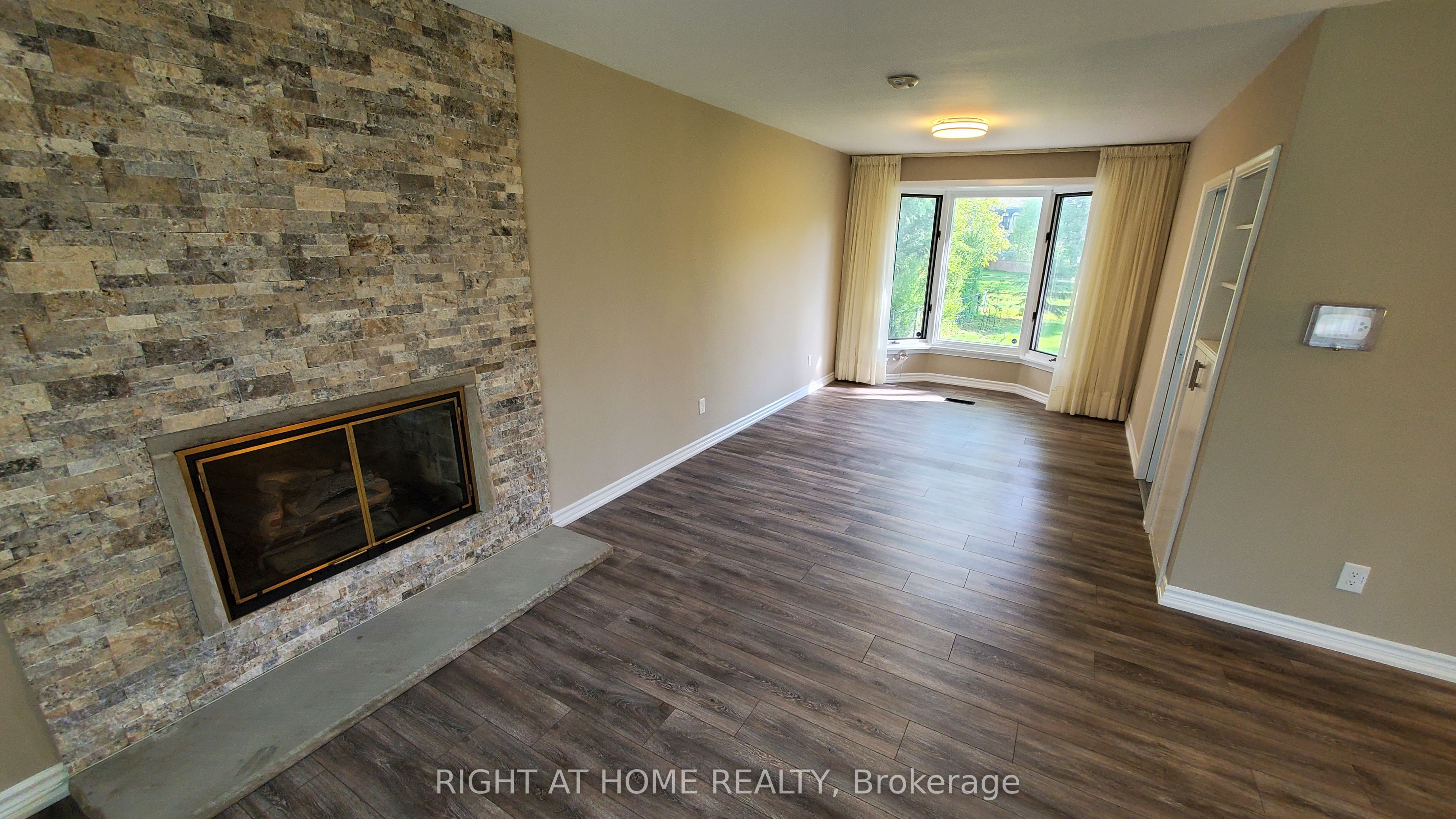 169 Yorkview Drive 1 Property Photo 6
