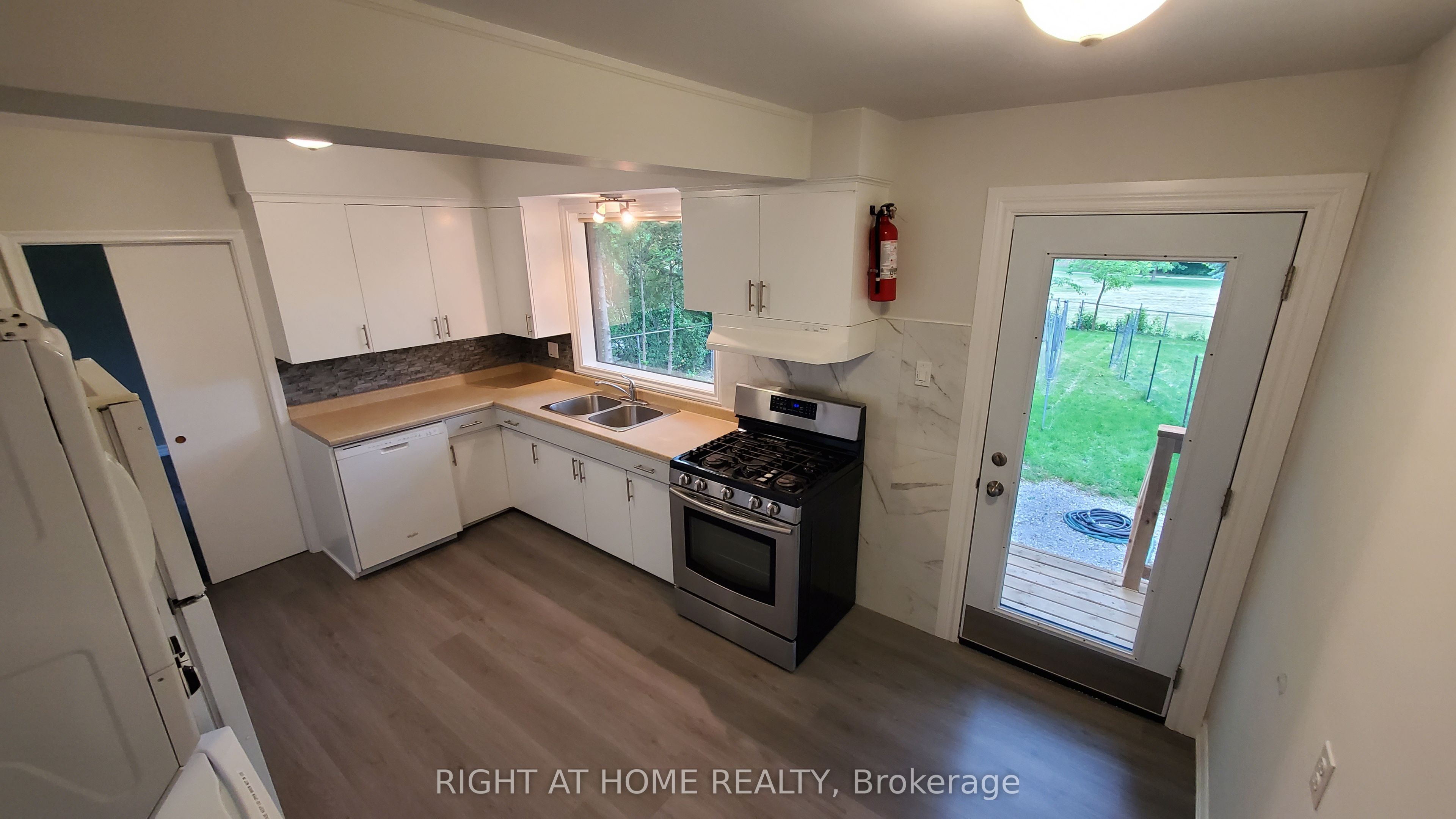 169 Yorkview Drive 1 Property Photo 8