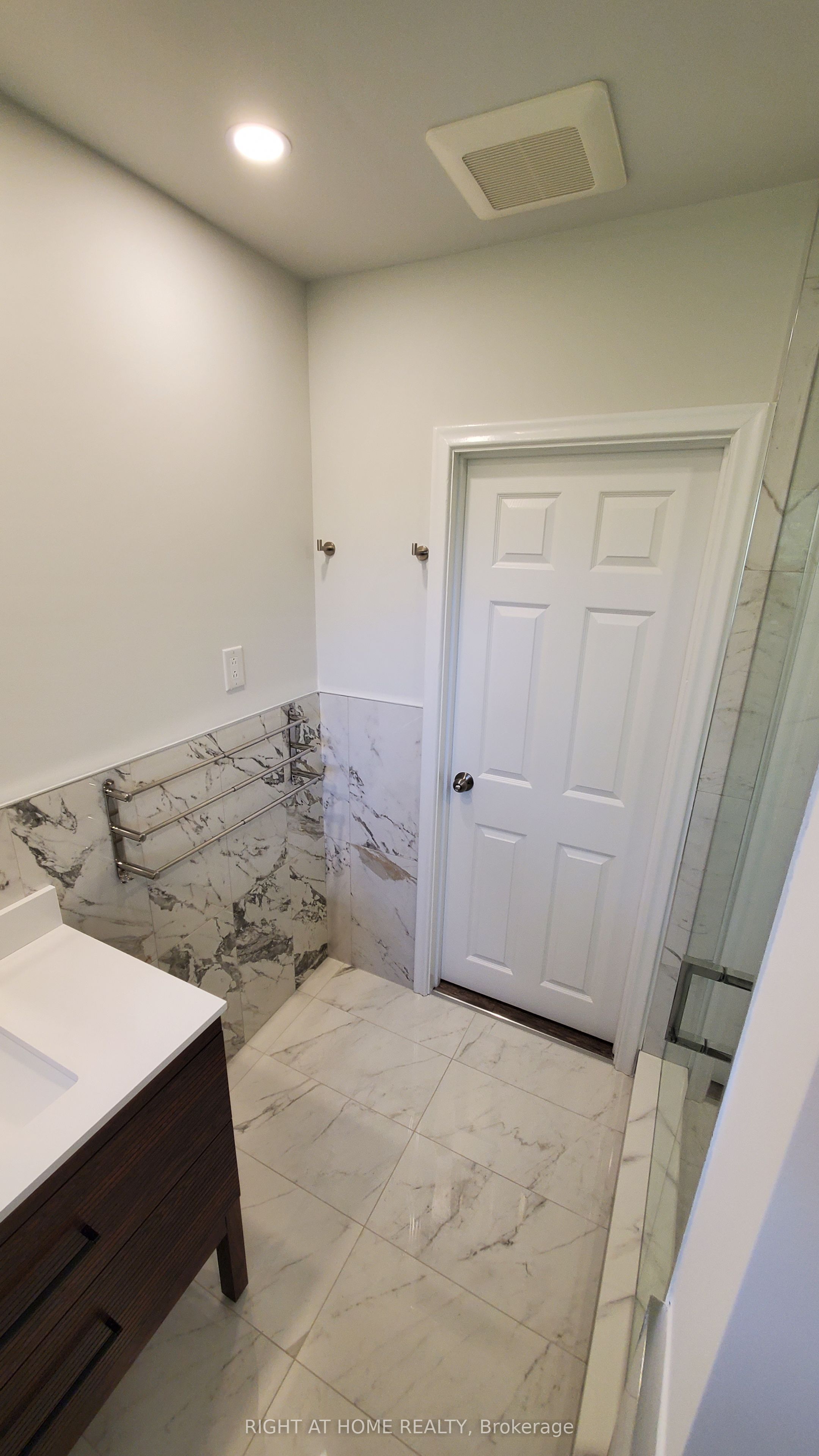 169 Yorkview Drive 1 Property Photo 16