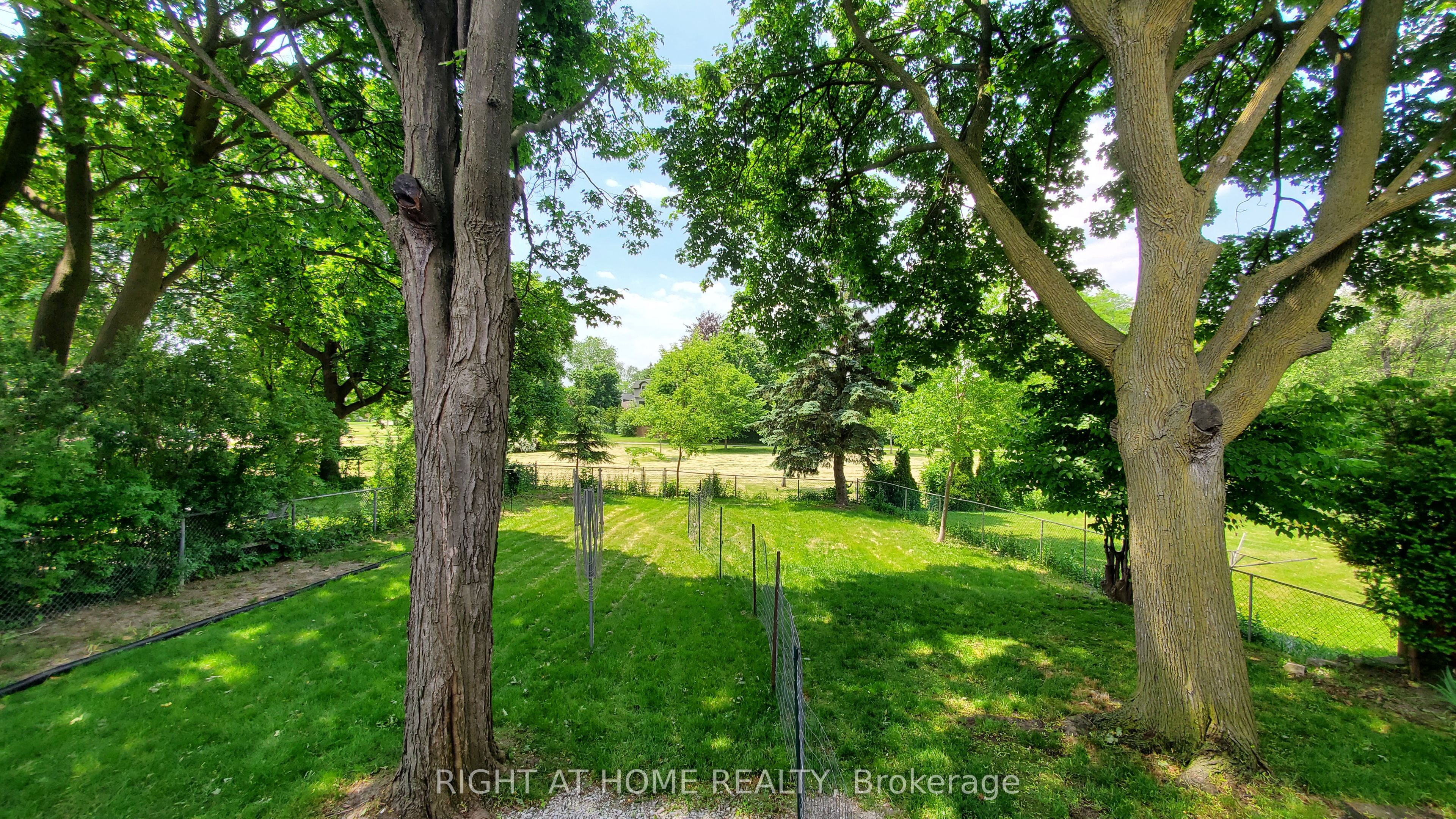 169 Yorkview Drive 1 Property Photo 26