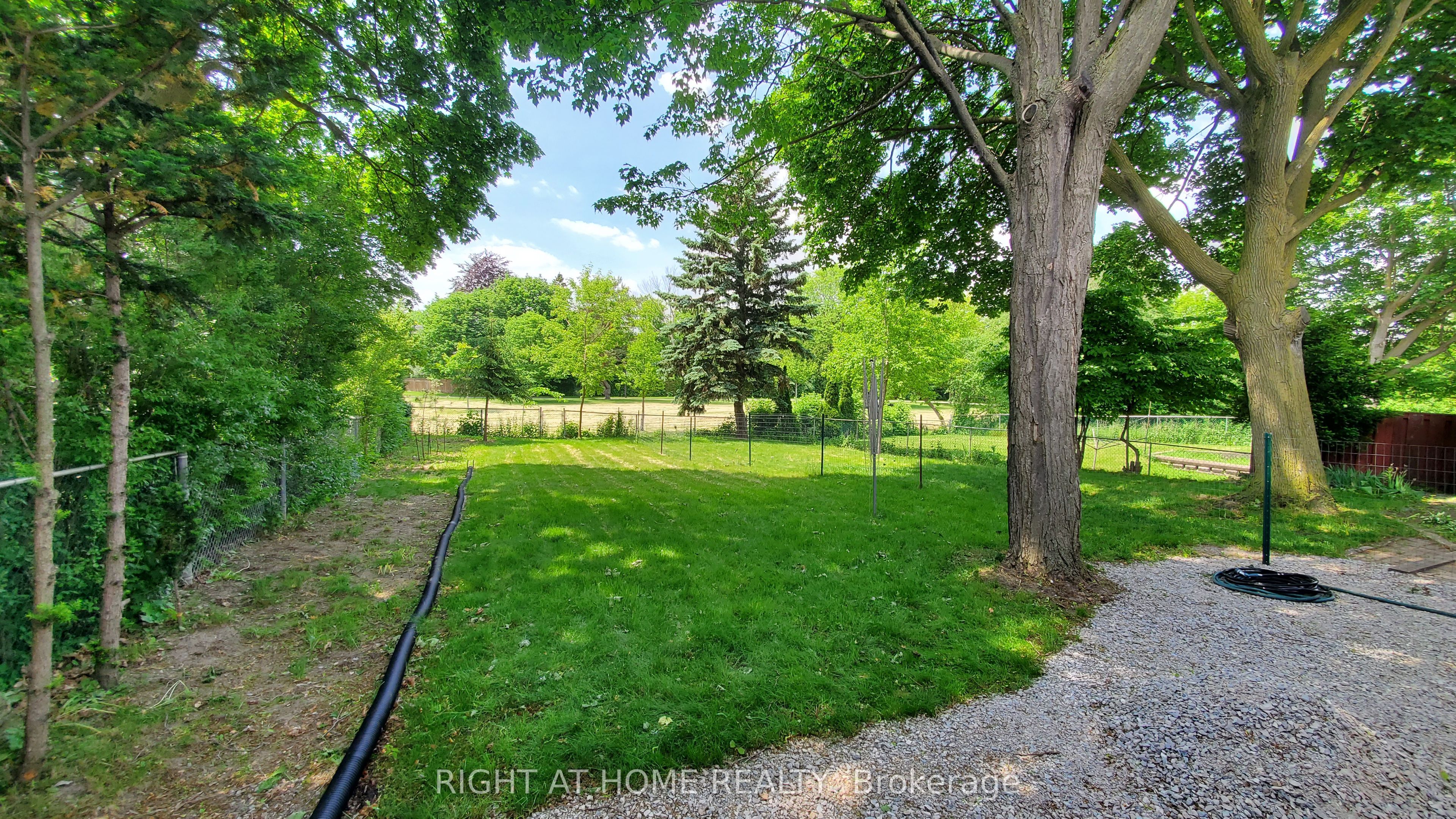 169 Yorkview Drive 1 Property Photo 27