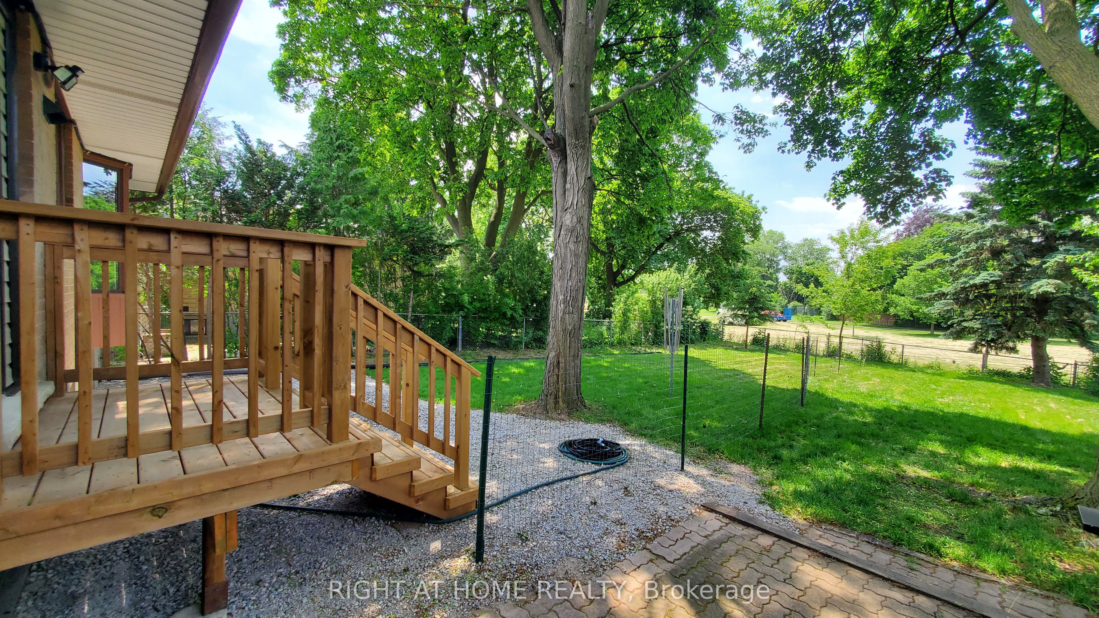 169 Yorkview Drive 1 Property Photo 28