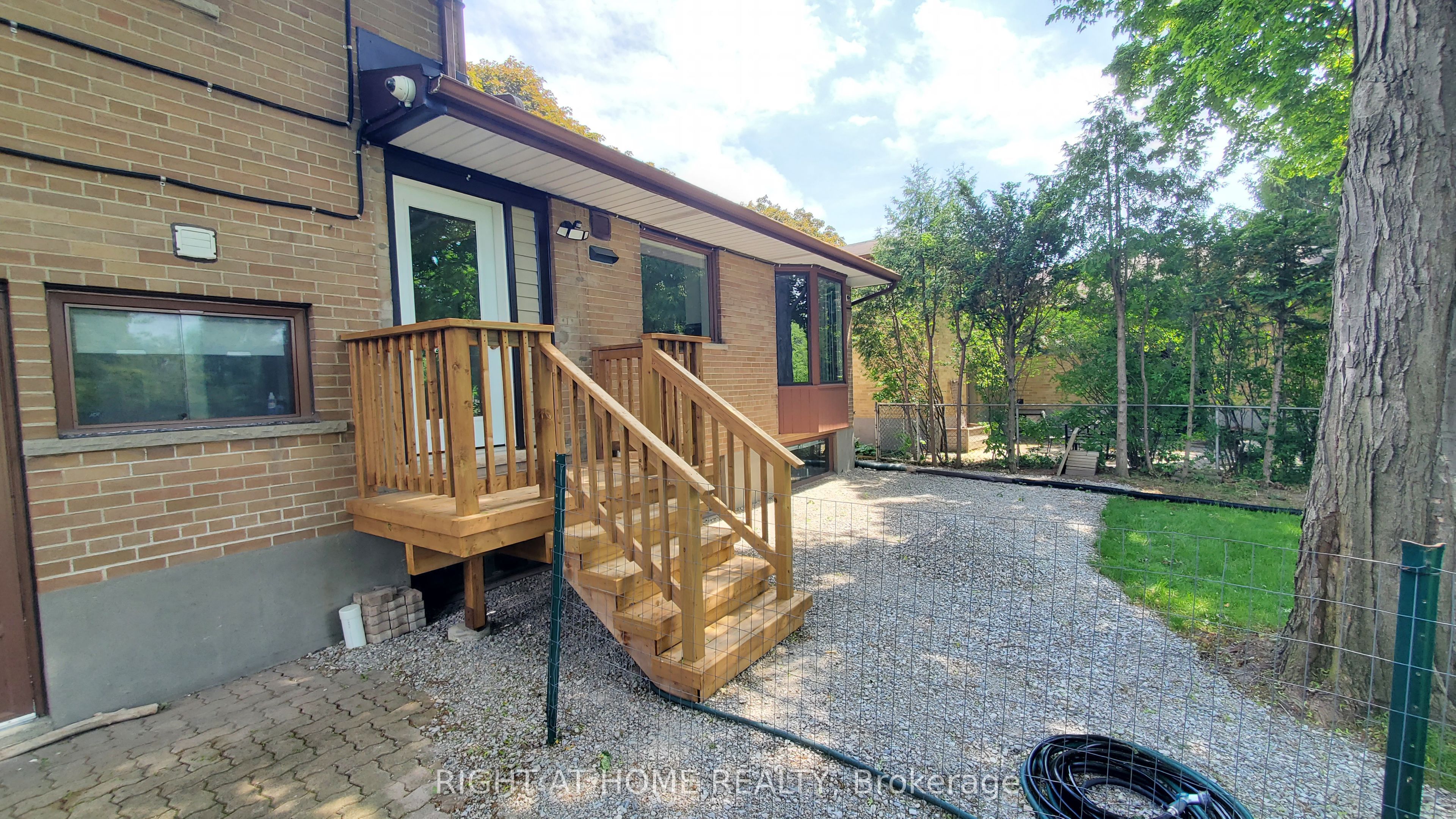 169 Yorkview Drive 1 Property Photo 29