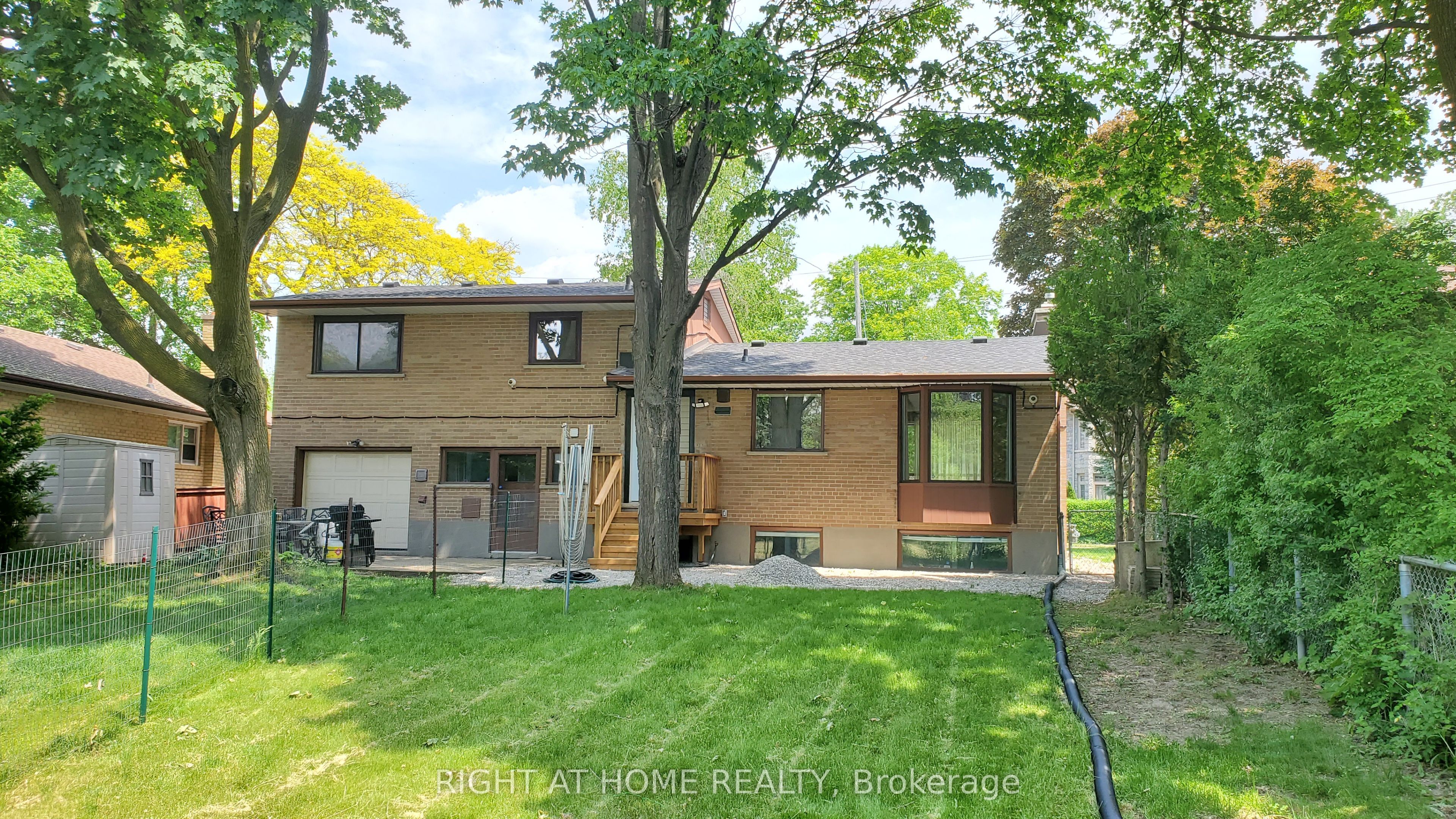 169 Yorkview Drive 1 Property Photo 31