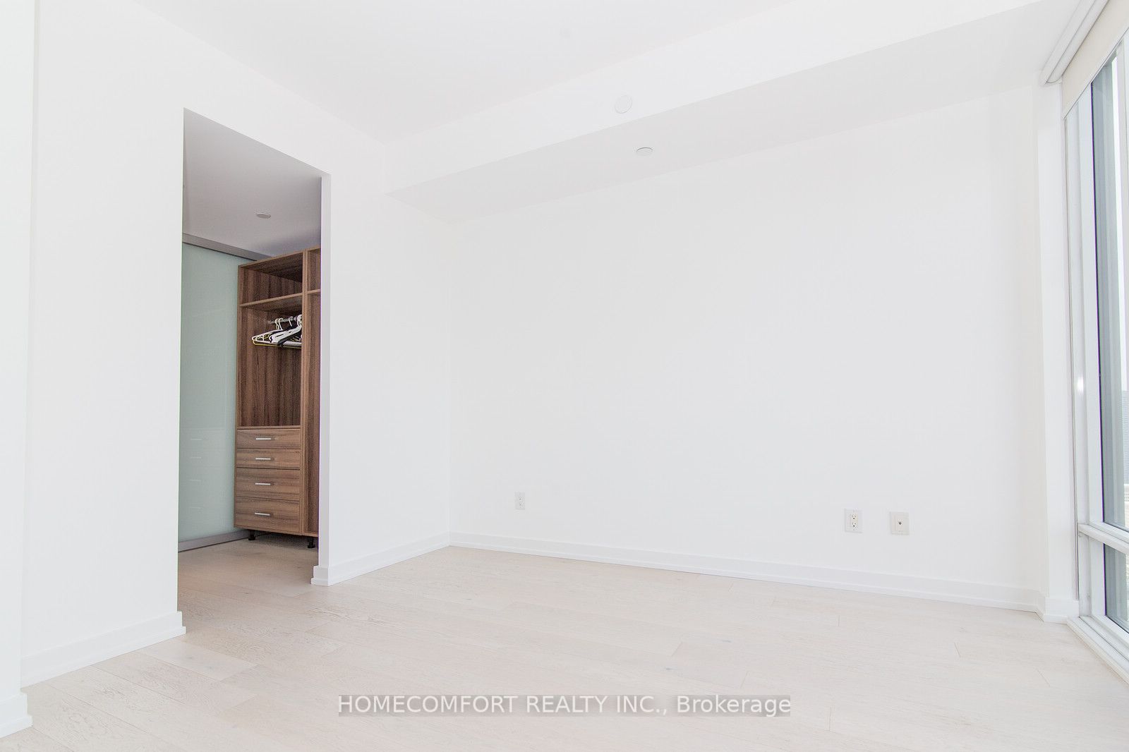 488 University Avenue 4703 Property Photo 14