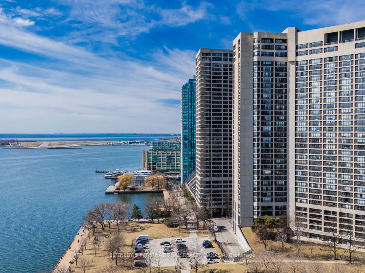 65 Harbour Square 2204 Property Photo 3