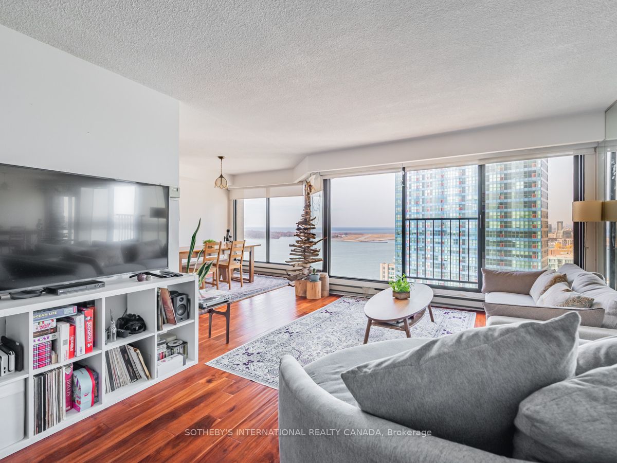 65 Harbour Square 2204 Property Photo 6