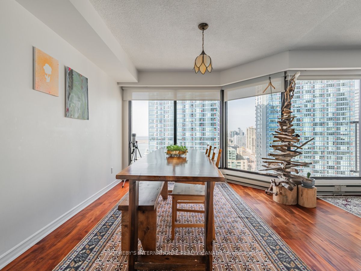 65 Harbour Square 2204 Property Photo 9