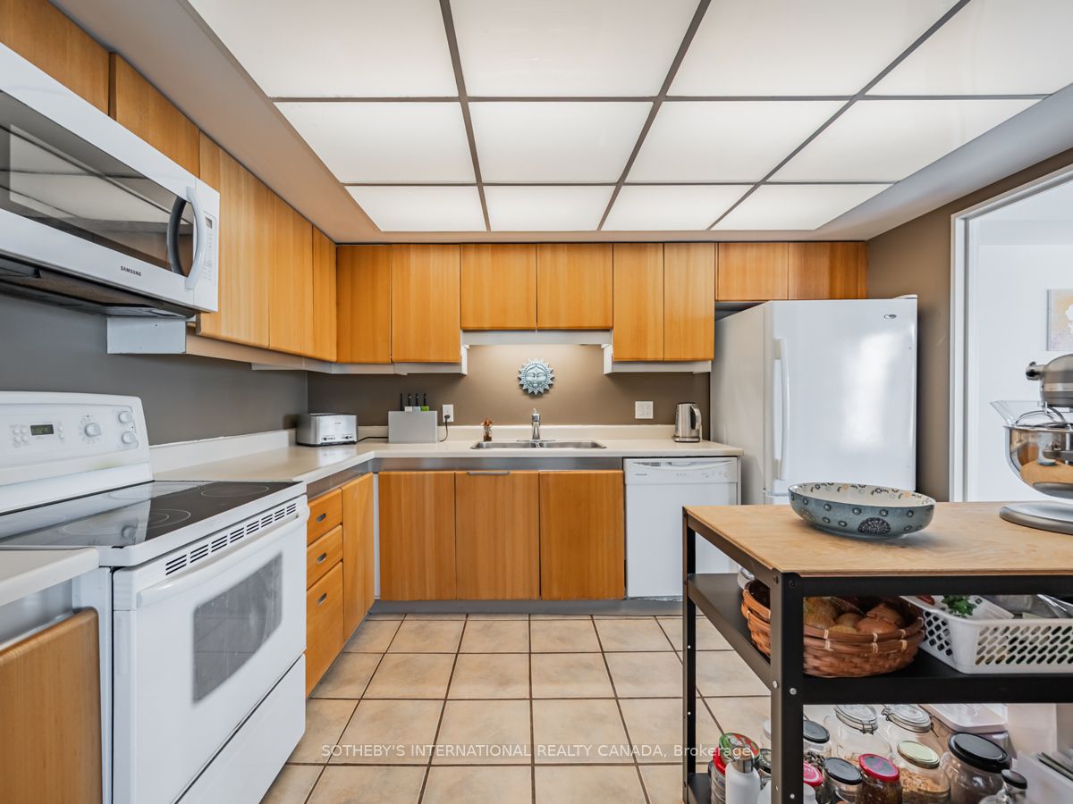 65 Harbour Square 2204 Property Photo 15