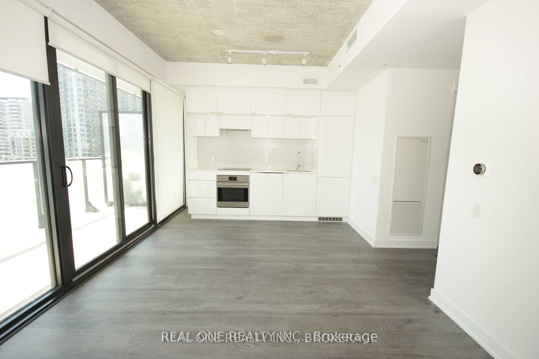 185 Roehampton Avenue 1411 Property Photo 4
