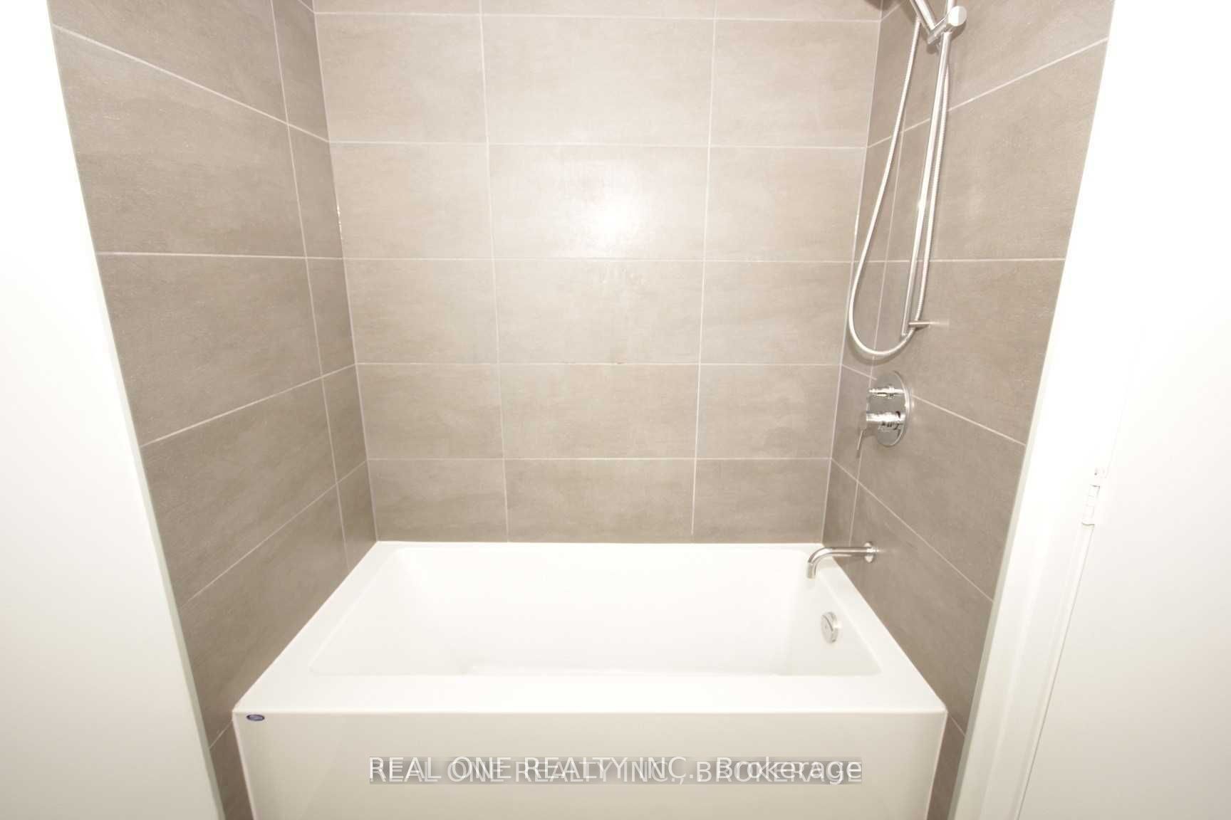 185 Roehampton Avenue 1411 Property Photo 9