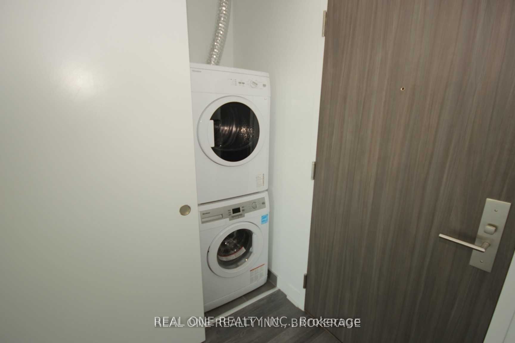 185 Roehampton Avenue 1411 Property Photo 10