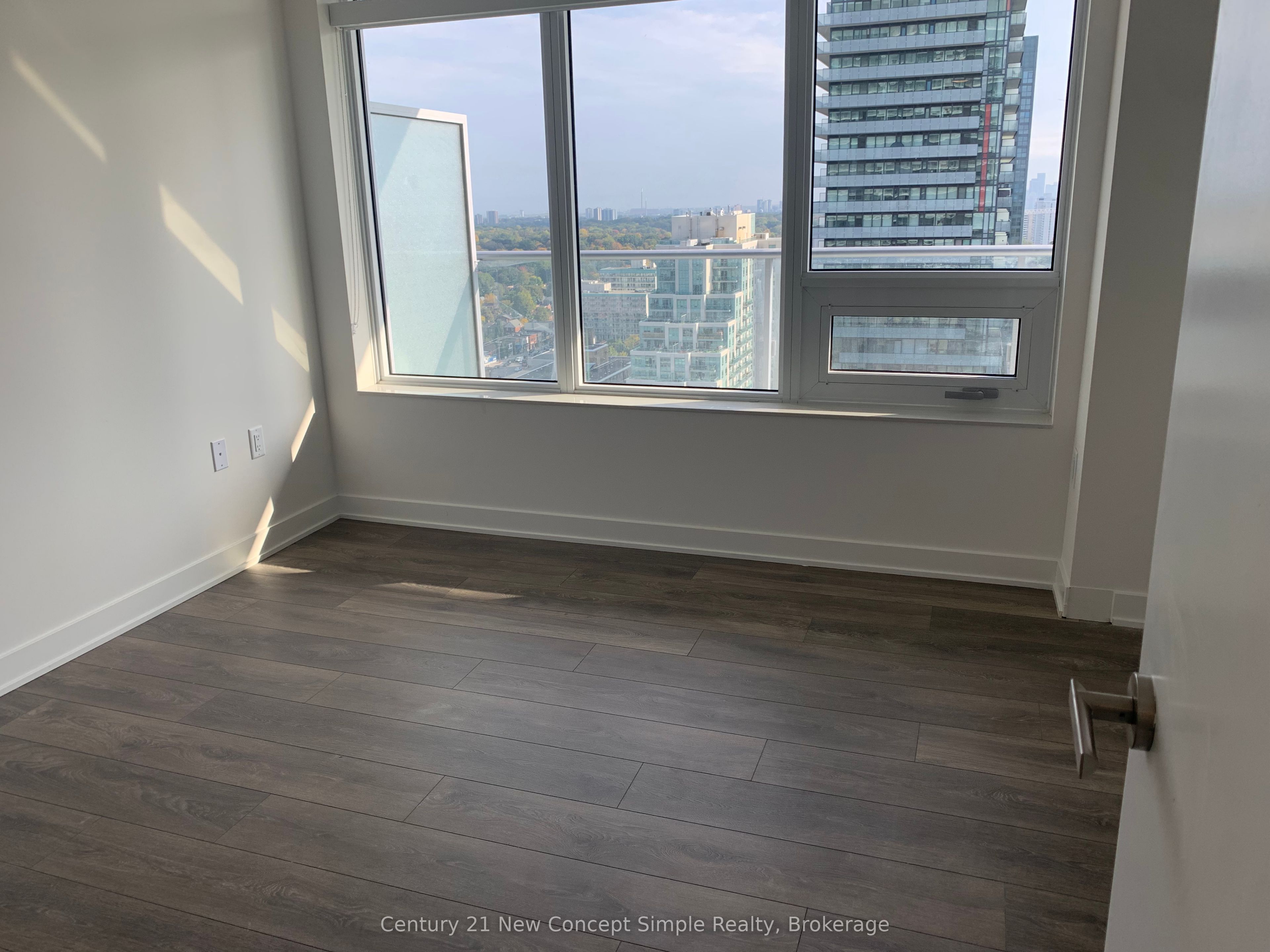 195 Redpath Avenue 2610 Property Photo 6