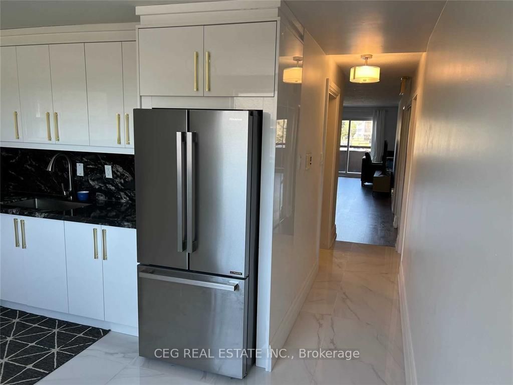 3901 Bathurst Street Property Photo 2