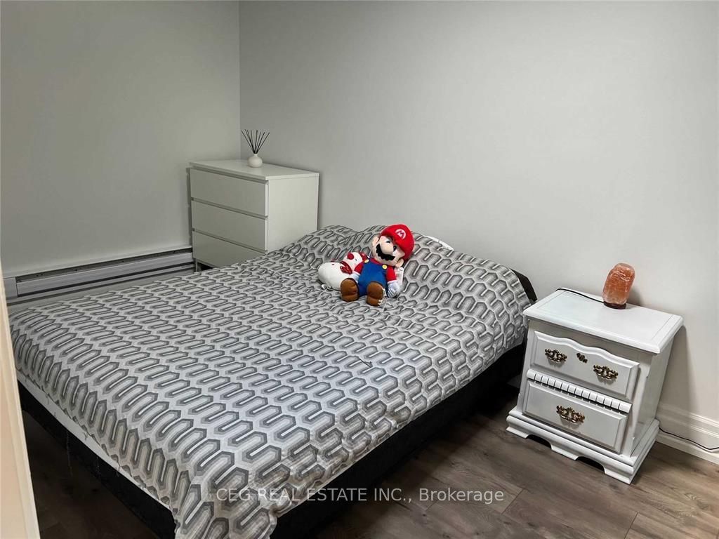 3901 Bathurst Street Property Photo 5