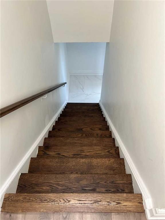 3901 Bathurst Street Property Photo 10