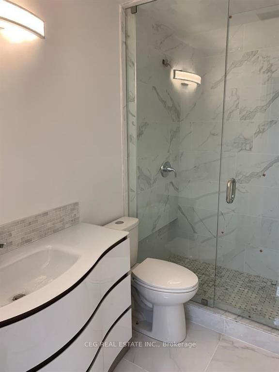 3901 Bathurst Street Property Photo 12
