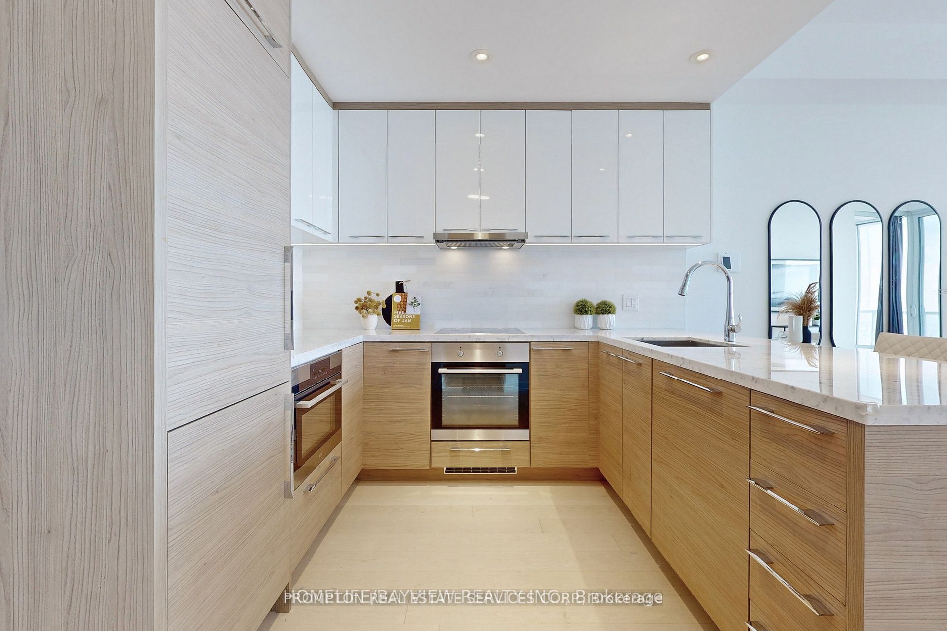 488 University Avenue 4312 Property Photo 10