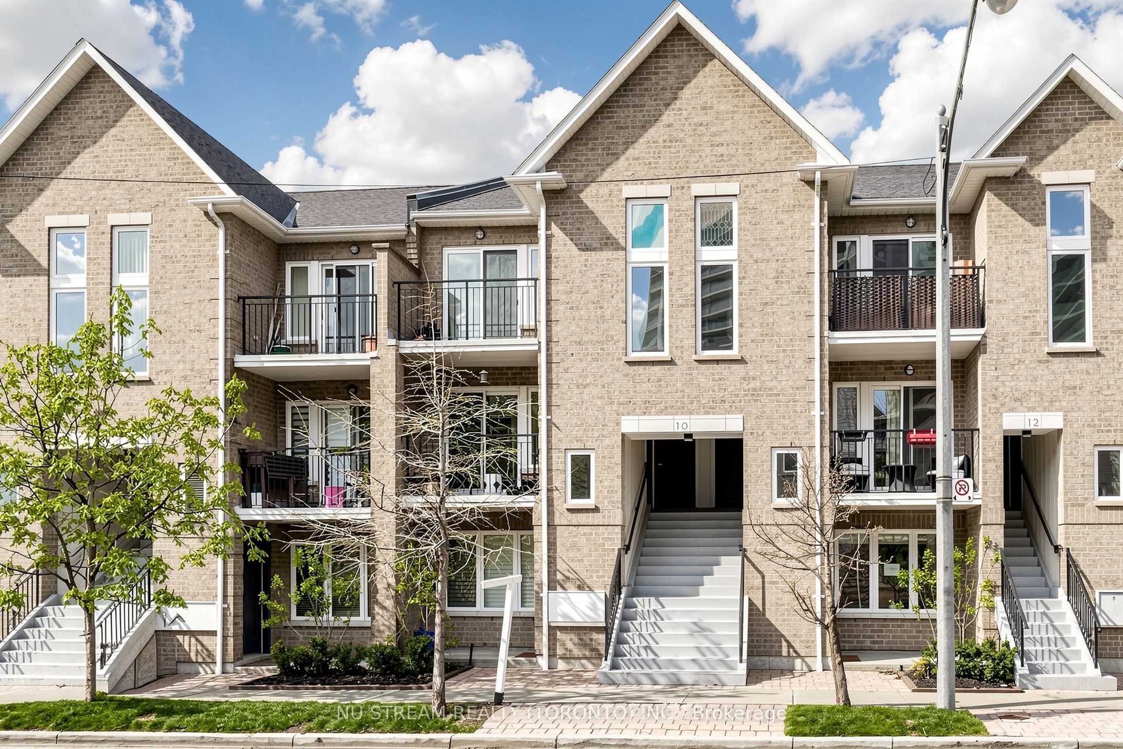 10 Brian Peck Crescent 201
