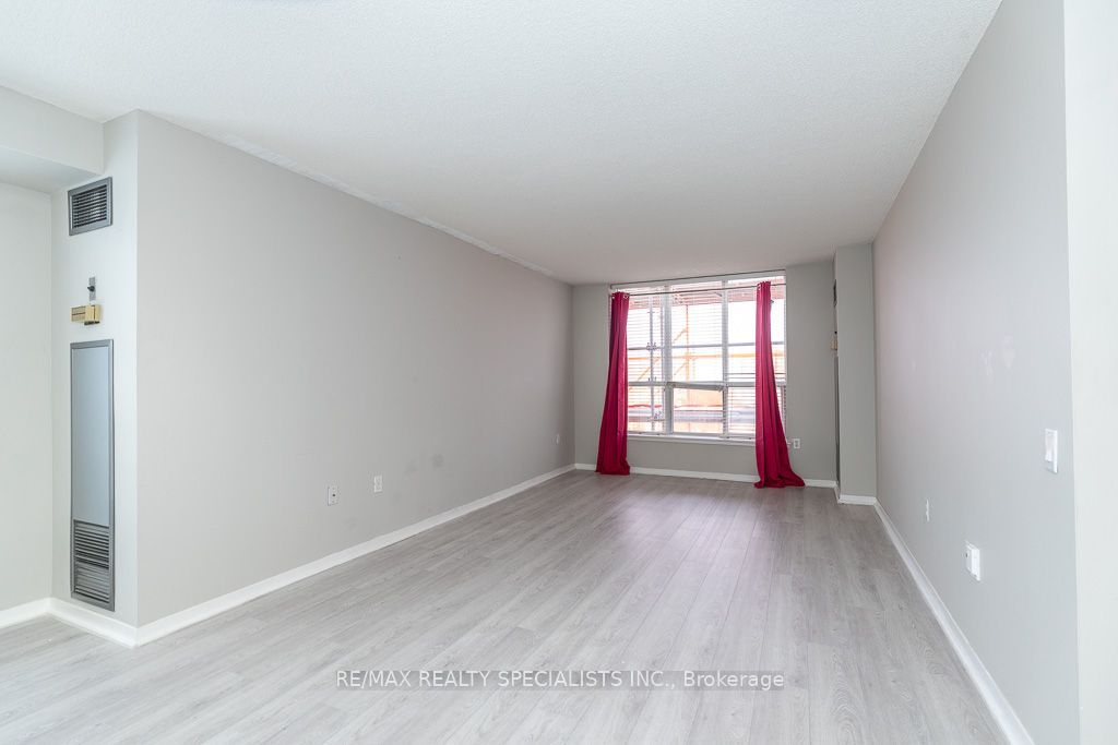 21 Overlea Boulevard 1309 Property Photo 11