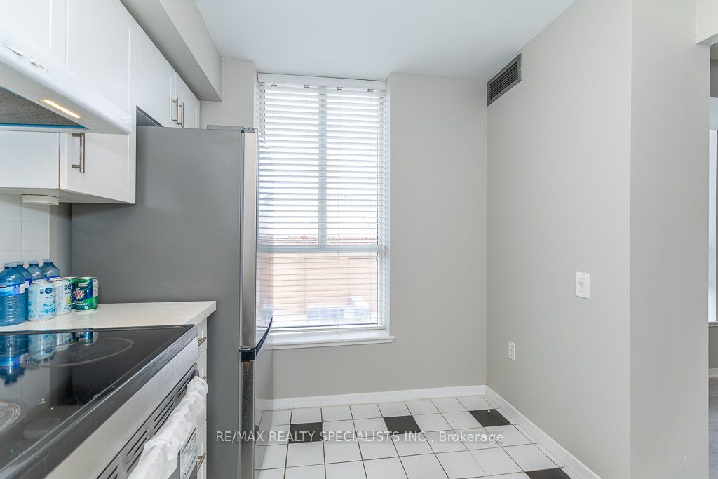 21 Overlea Boulevard 1309 Property Photo 16