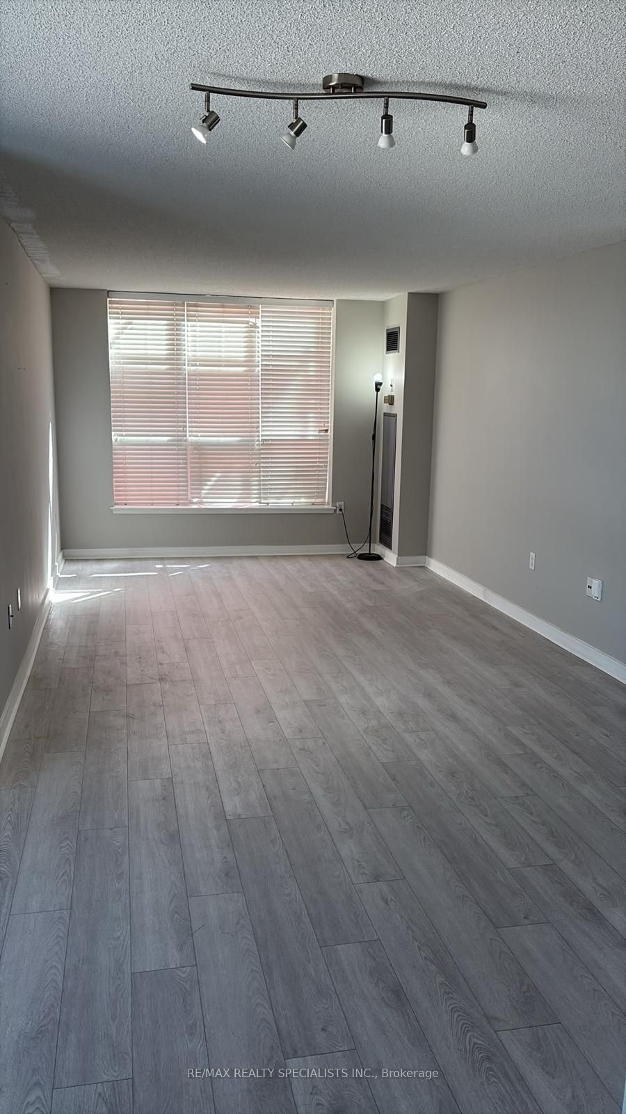21 Overlea Boulevard 1309 Property Photo 16