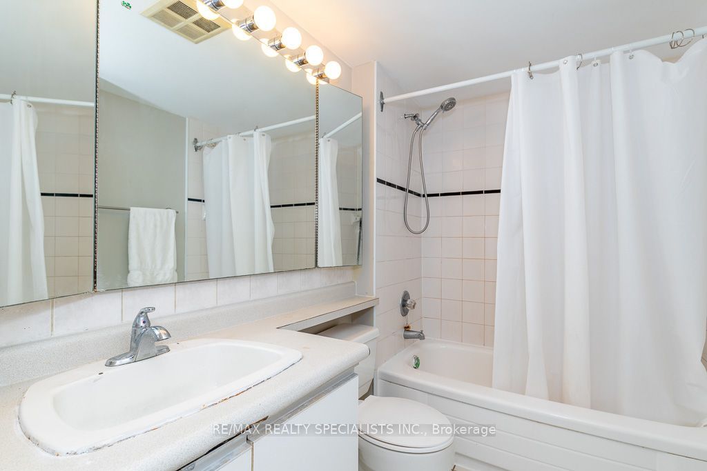 21 Overlea Boulevard 1309 Property Photo 21