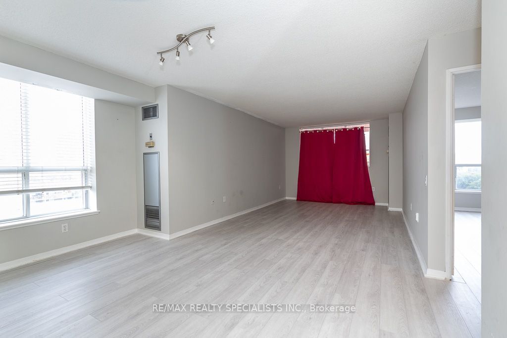 21 Overlea Boulevard 1309 Property Photo 25