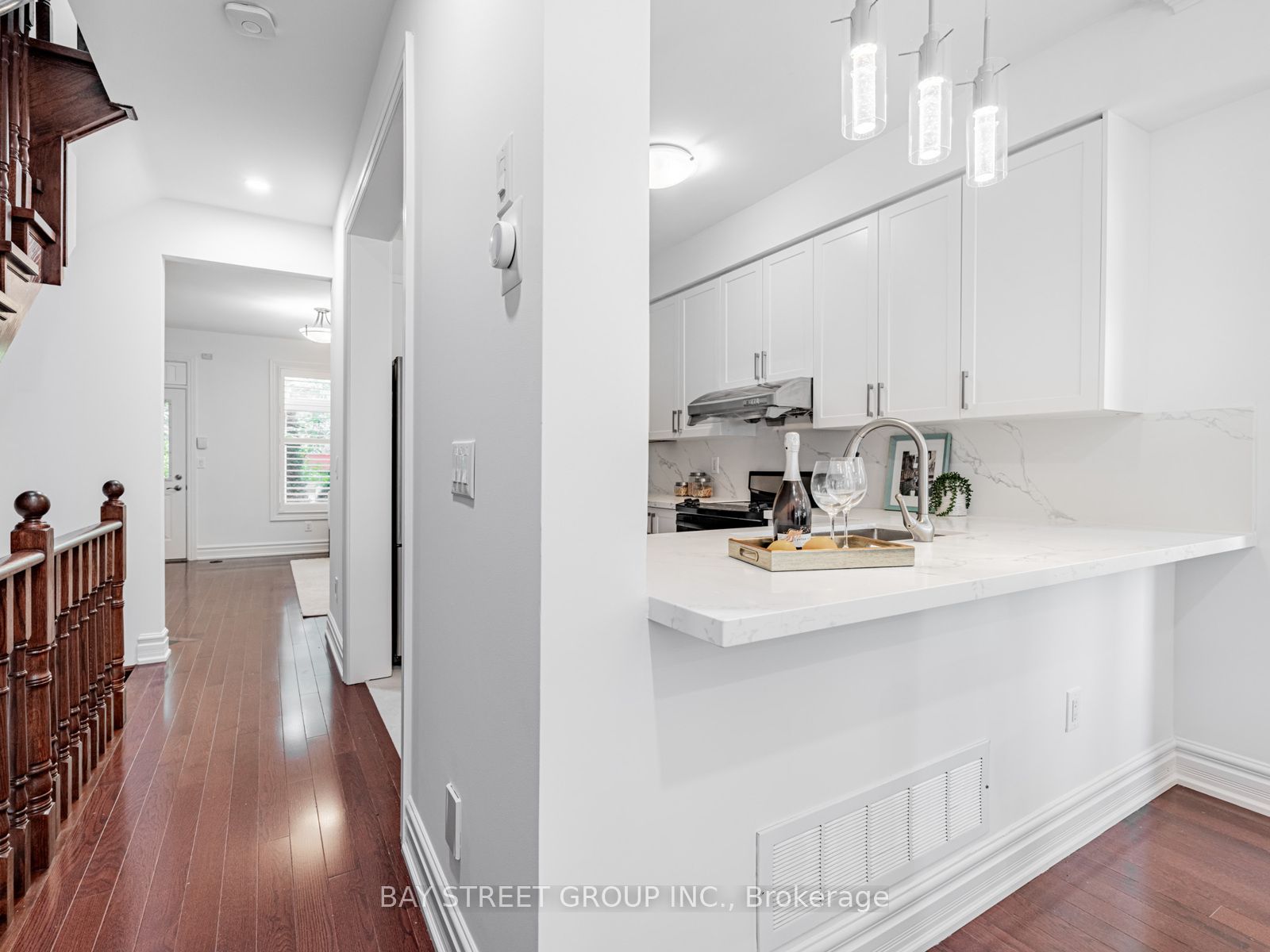 35 William Poole Way Property Photo 11