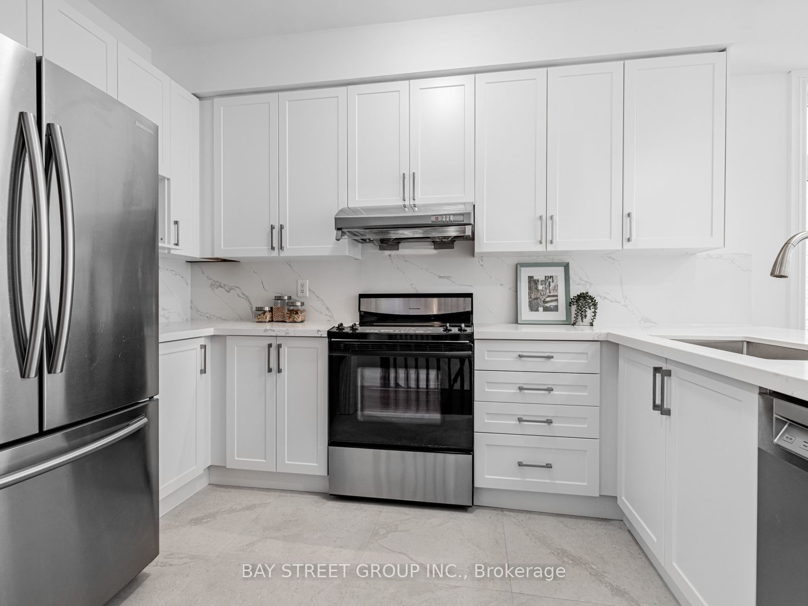35 William Poole Way Property Photo 15